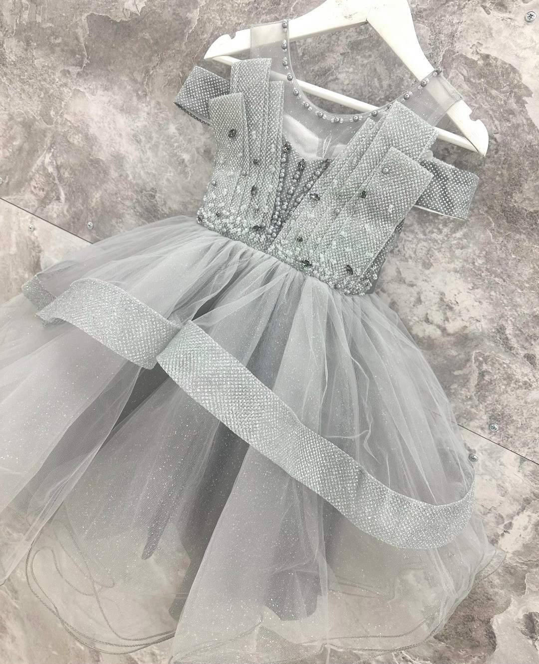 платье для девочек,платье детская,нарядное платье для девочки серое,нарядное платье для девочки,платье спиногрызы блестки серый