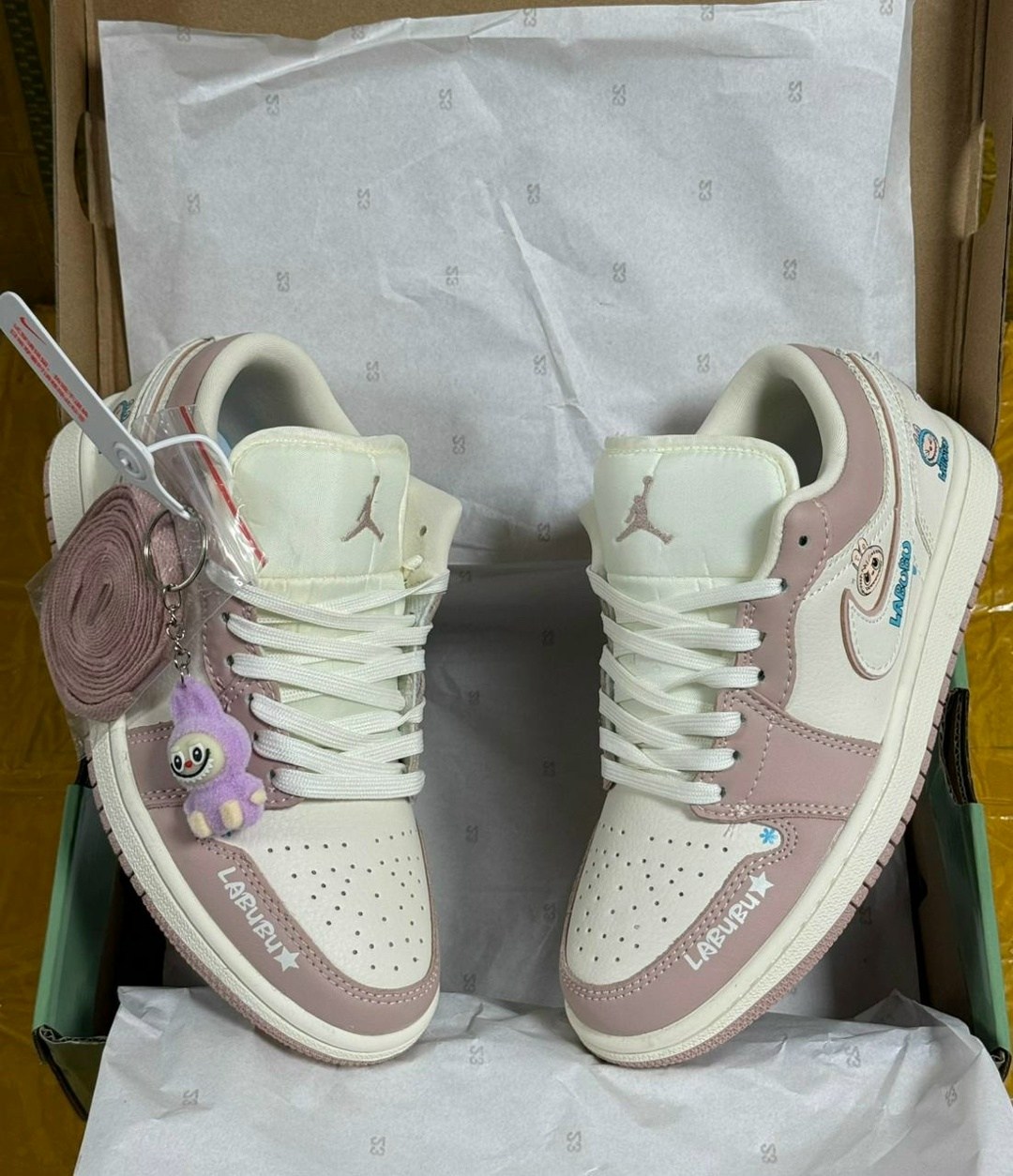 nike air jordan 1 low travis scott,nike air jordan 1 low travis scott reverse mocha,air jordan 1 low travis scott,nike air jordan 1 low x travis scott,кроссовки nike travis scott x air jordan 1 low