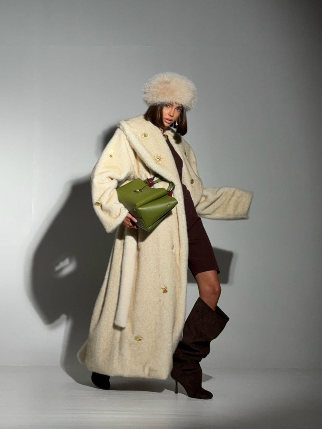 шуба искусственная,шуба искусственная женская,белая шуба,пальто плюшевое,меховое пальто