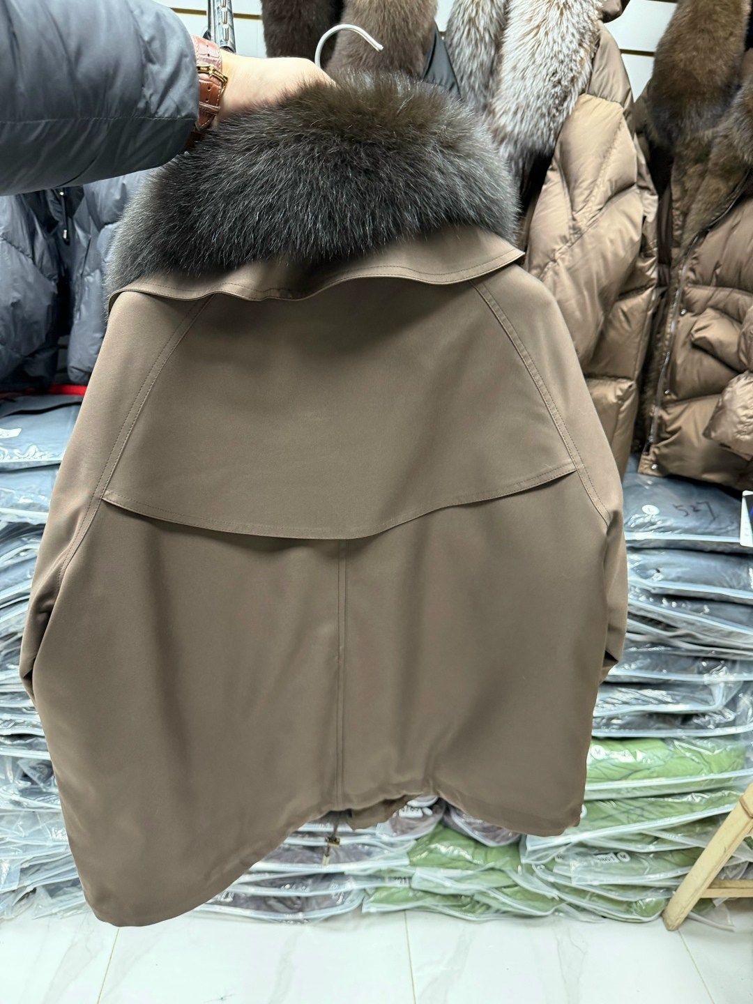 парка женская с натуральным мехом,куртка кожаная с мехом,куртка с мехом,меховая куртка,пуховик женский с натуральным мехом