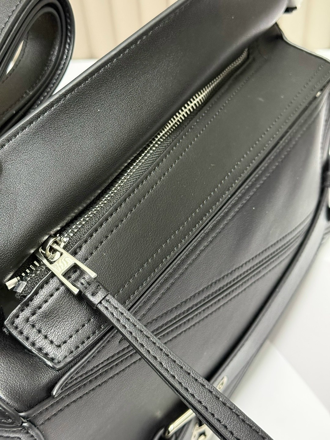 сумка,сумка женская,сумка кожаная,loewe сумка,сумки аксессуары