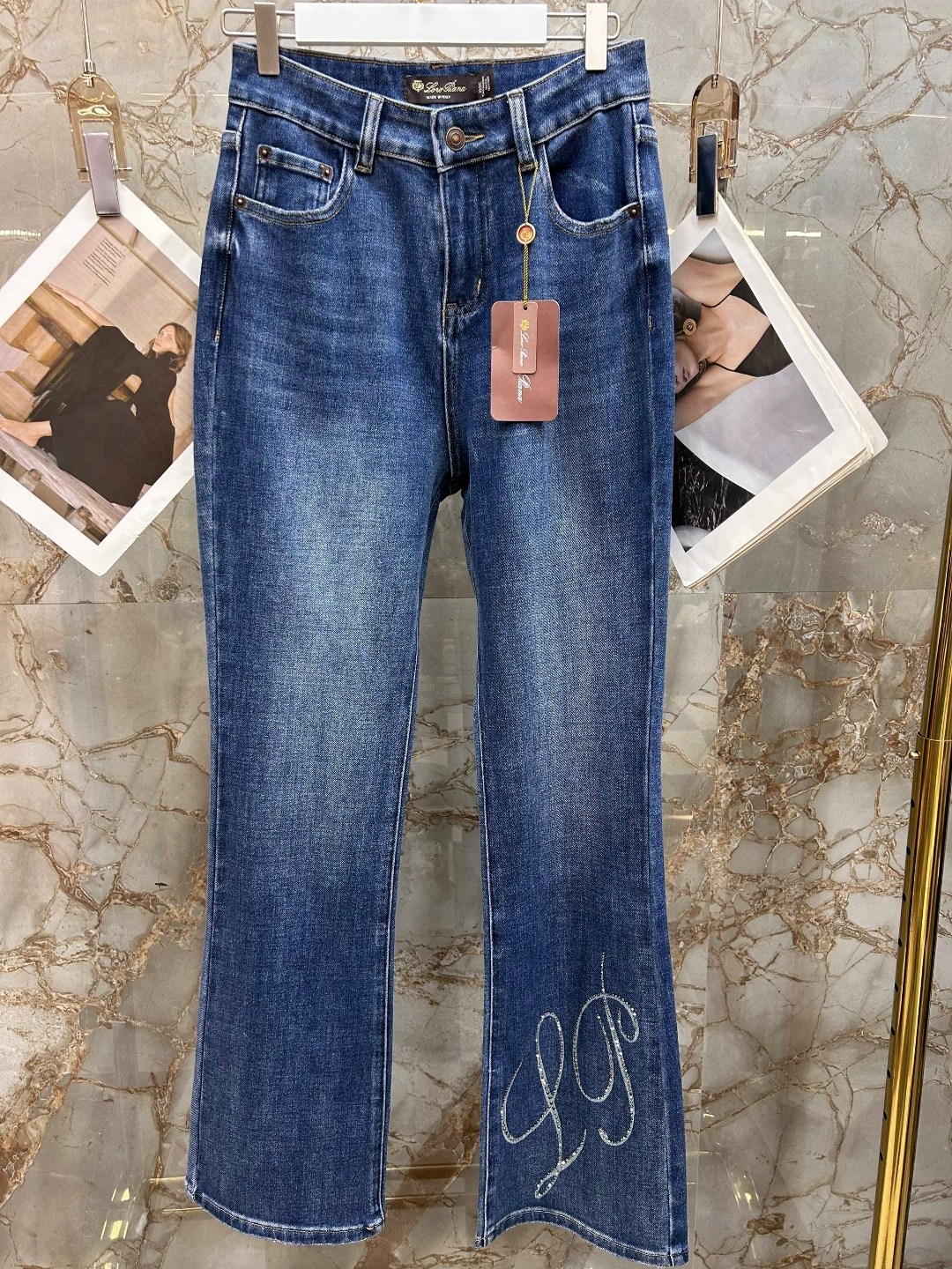 джинсы женские,модные джинсы,джинсы стильные,расклешенные джинсы,джинсы для женщин