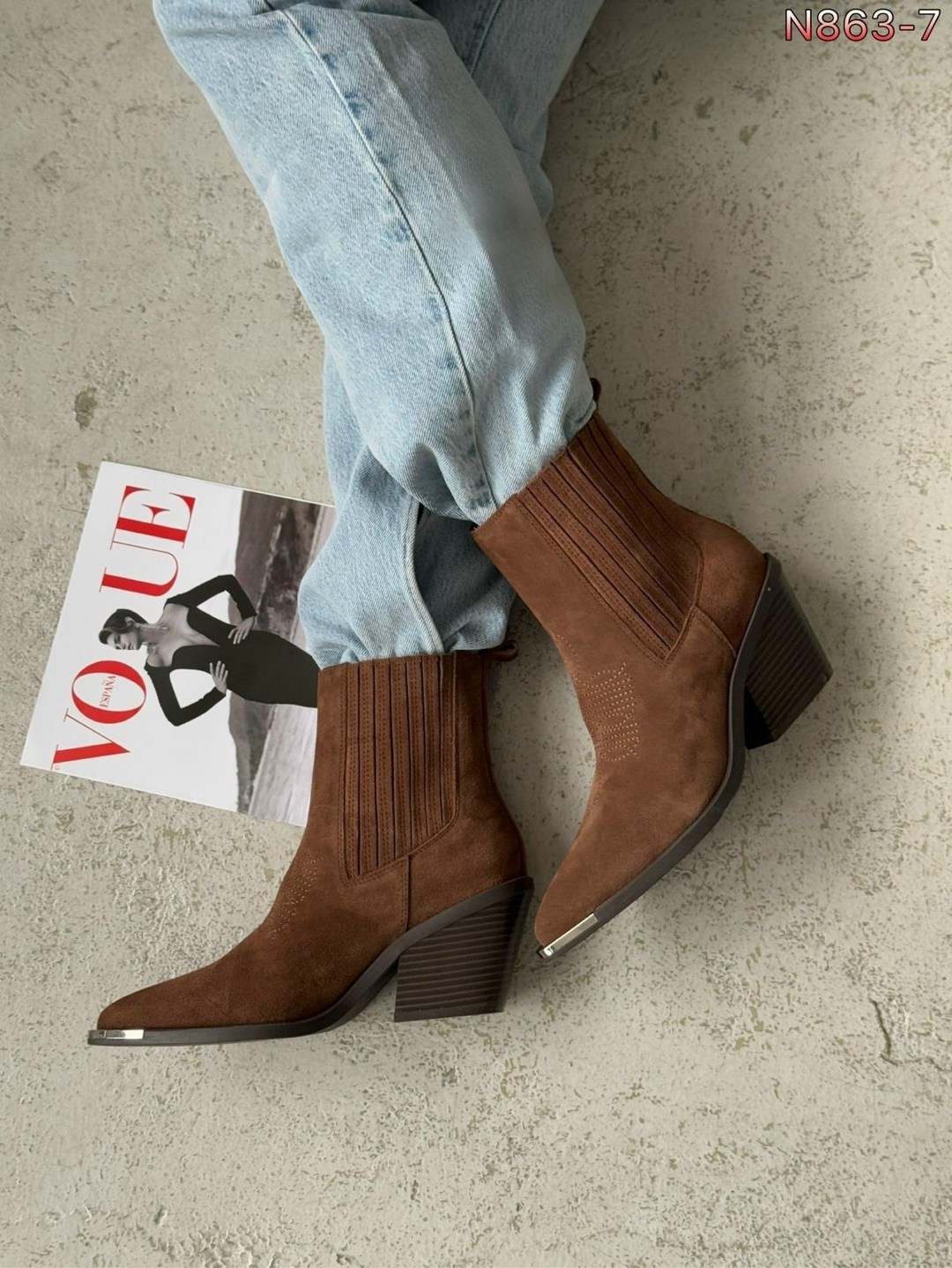 ботинки казаки замшевые демисезонные на каблуке коричневые,женские ботильоны в ковбойском стиле,ковбойские ботильоны женские,женские ботильоны,ботильоны казаки из натуральной замши araz