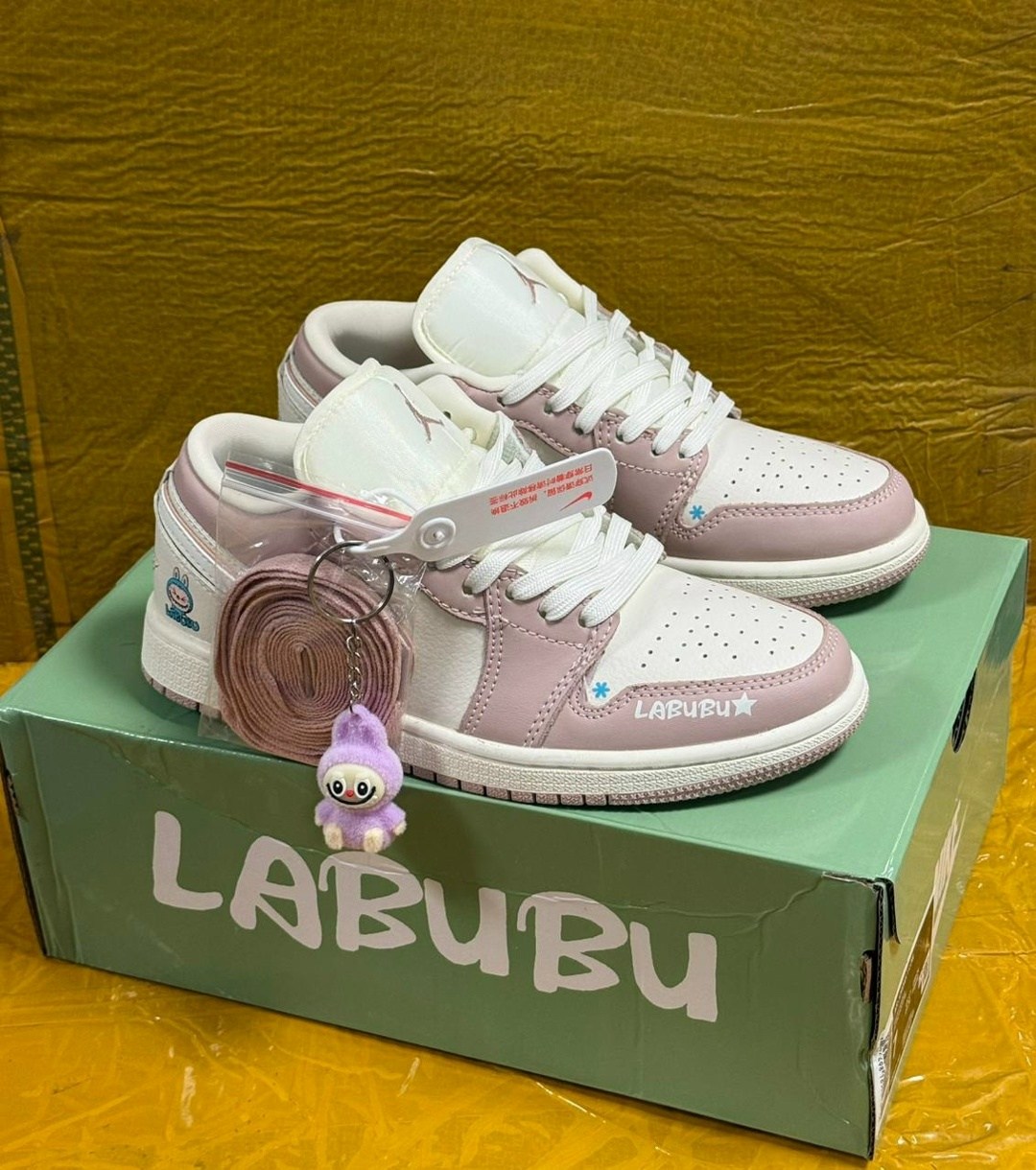 nike air jordan 1 low travis scott,nike air jordan 1 low travis scott reverse mocha,air jordan 1 low travis scott,nike air jordan 1 low x travis scott,кроссовки nike travis scott x air jordan 1 low