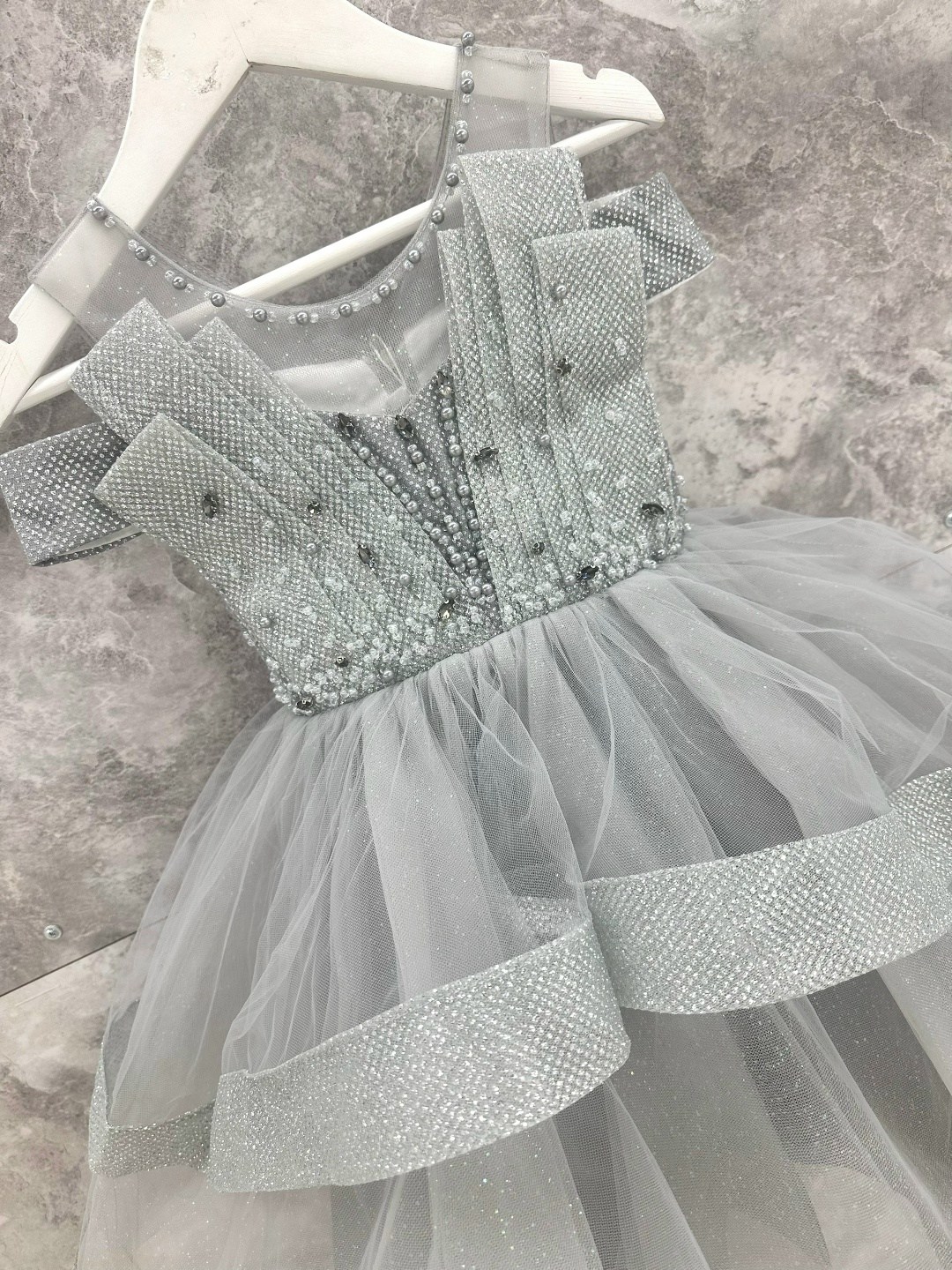 платье для девочек,платье детская,нарядное платье для девочки серое,нарядное платье для девочки,платье спиногрызы блестки серый