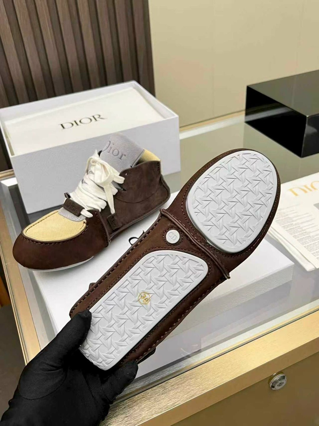 ,dior кроссовки,кроссовки коричневые диор,кроссовки кристиан диор женские,диор кроссовки