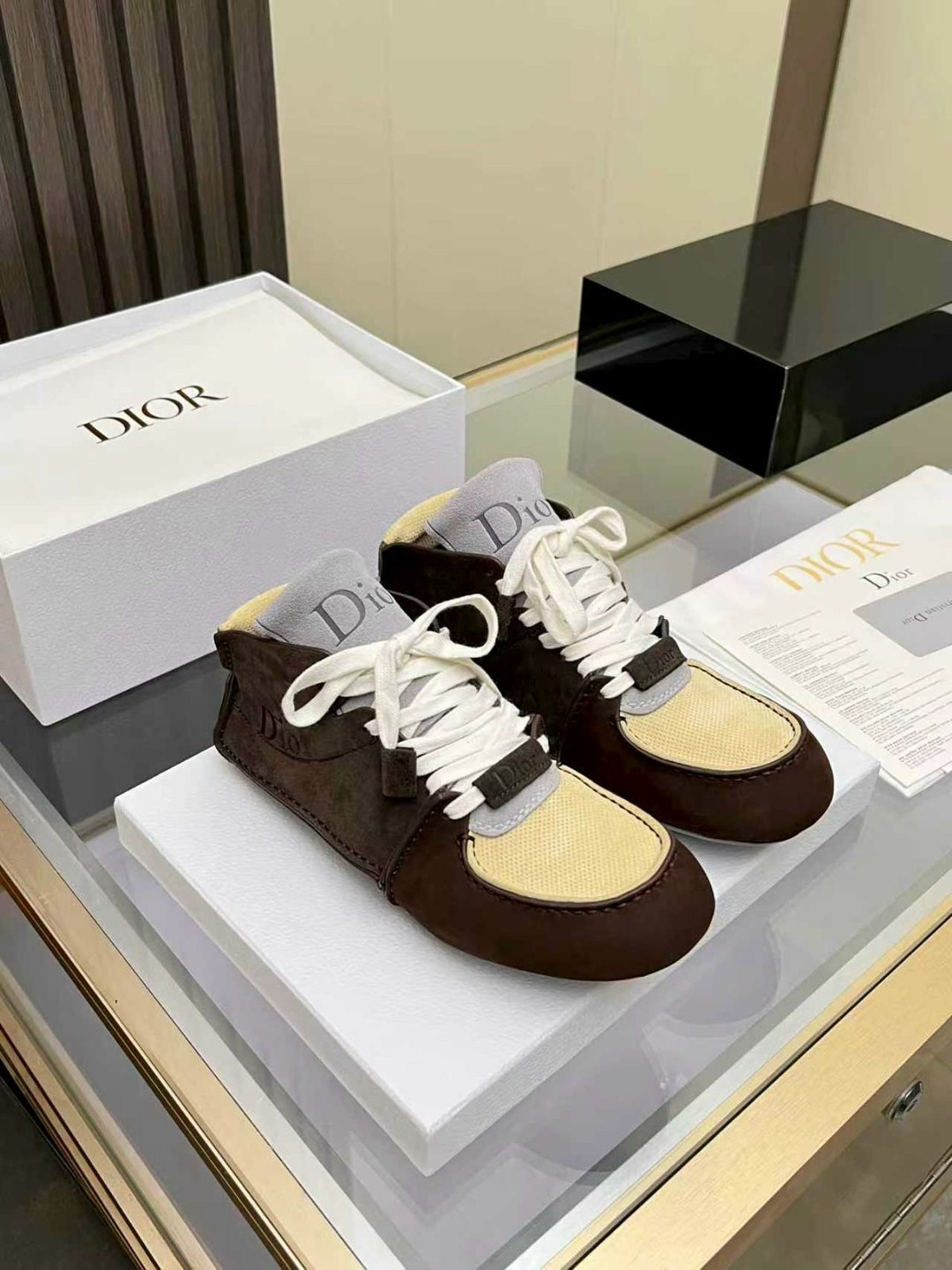 ,dior кроссовки,кроссовки коричневые диор,кроссовки кристиан диор женские,диор кроссовки