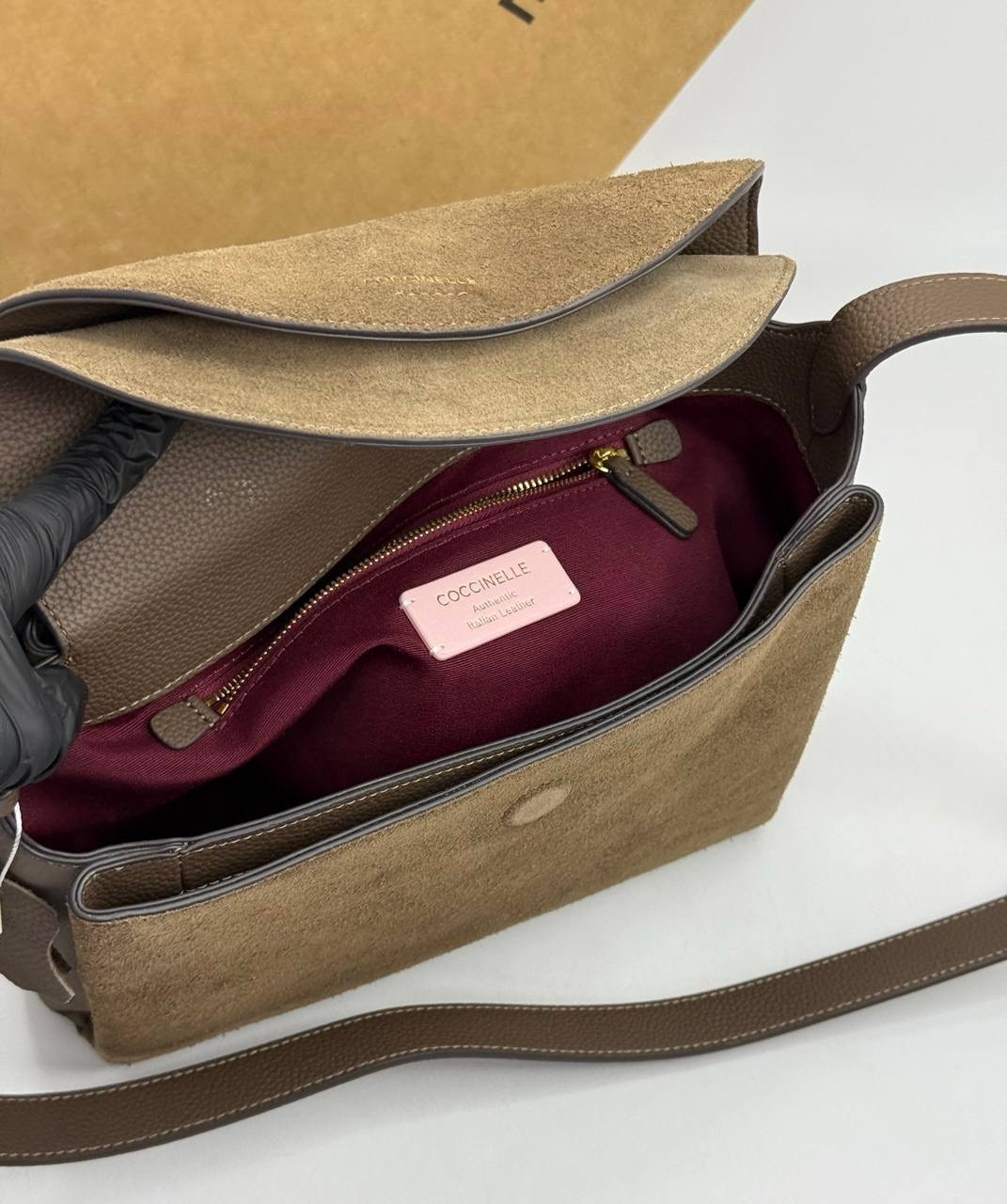 замшевая сумка coccinelle,замшевая сумка,женская сумка,сумка,женская замшевая сумка