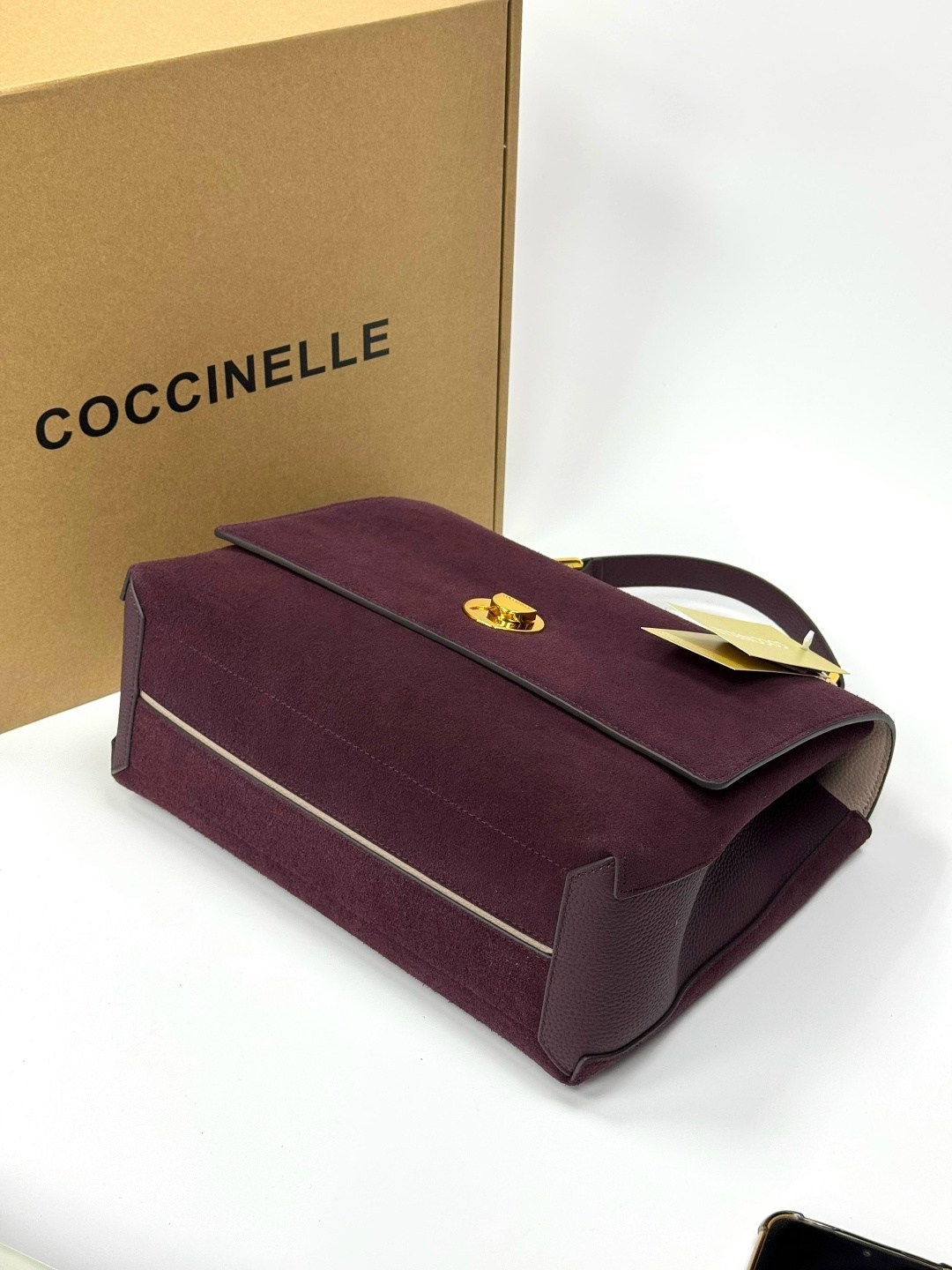 сумка женская coccinelle,сумка coccinelle,сумки coccinelle замшевая сумка,сумка coccinelle liya suede,замшевая сумка coccinelle