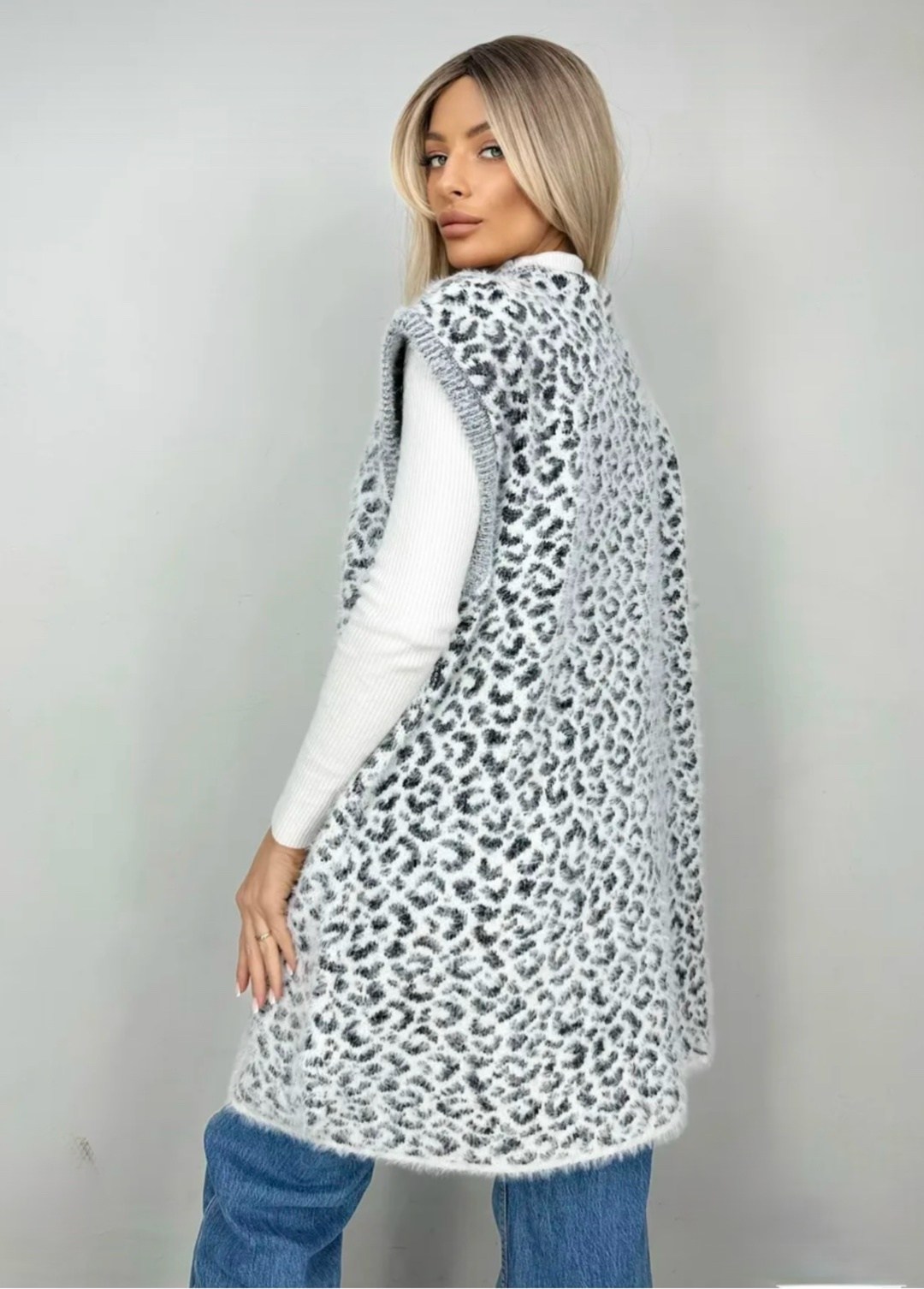 жилетка удлиненная,жилетка длинная,жилет женский,жилет удлиненный с карманами,женские жилетки