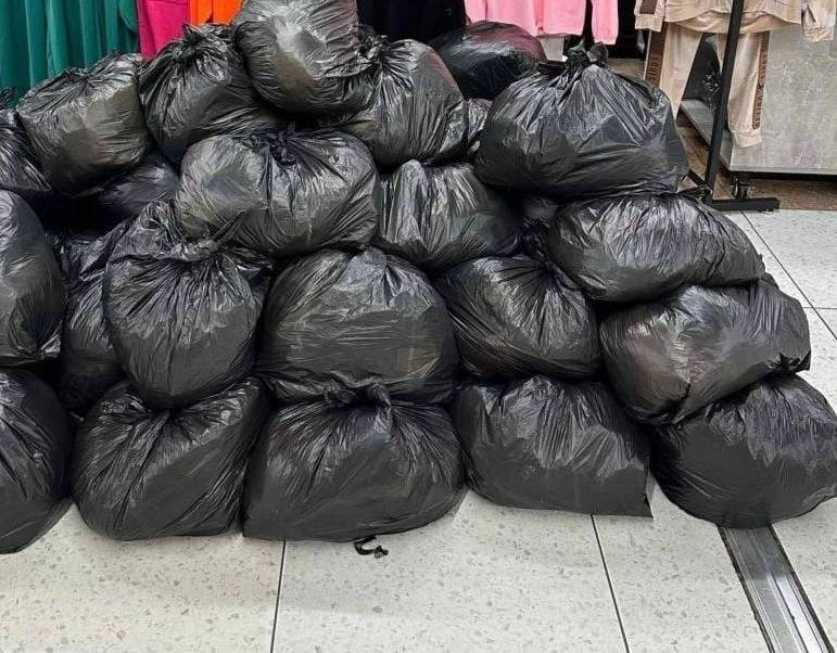 мусорные пакеты,пакеты,мусорные мешки,пакет вещей,пакеты пакеты