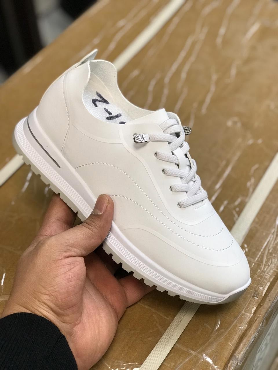 ,кроссовки женскиe,юничел кроссовки женские, кроссовки,бежевые кроссовки