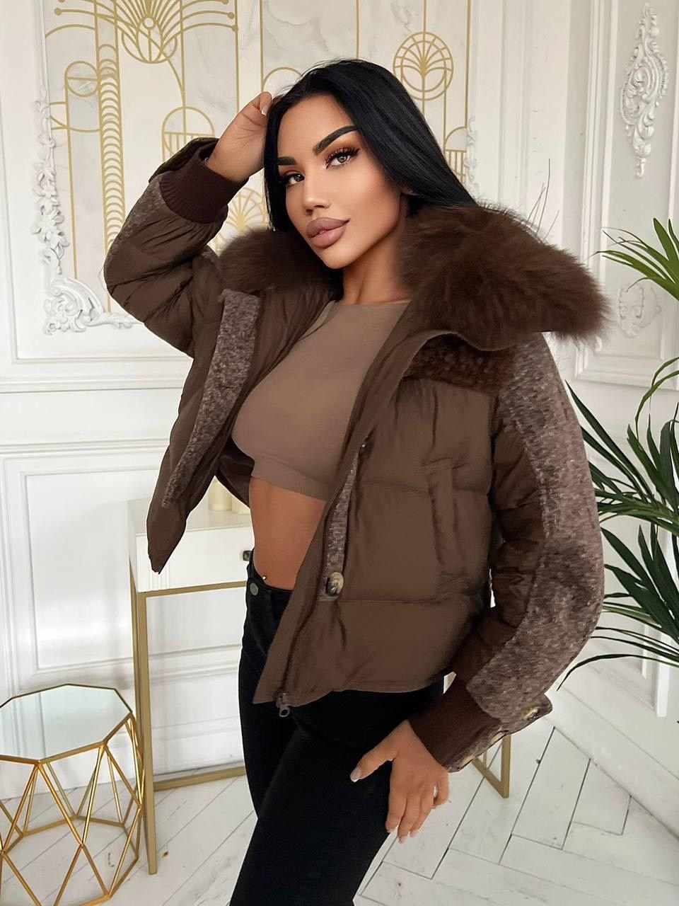 женский пуховик на белом утином пуху с большим воротником из лисьего меха,женский пуховик с воротником из лисьего меха,короткий пуховик,женский пуховик с большим воротником из искусственного лисьего м