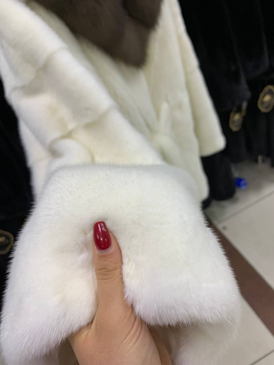 шуба норковая nafa с капюшоном из соболя,шуба норковая с капюшоном из куницы,шуба норковая nafa кимоно "ваниль" с соболем,шубка из меха европейской норки с капюшоном из меха куницы,белая норковая шуба