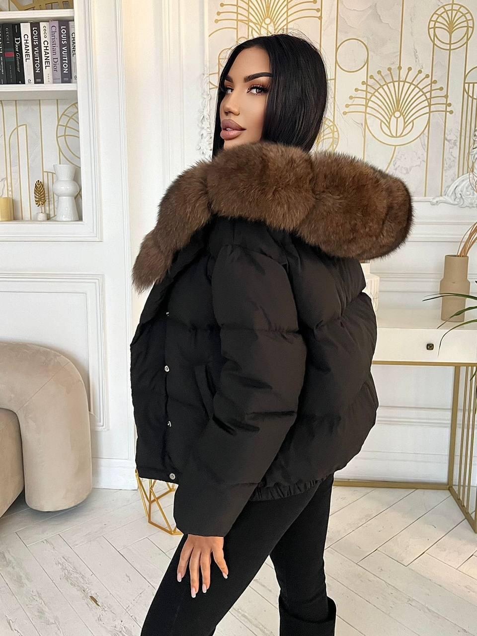 короткая куртка-пуховик из натурального лисьего меха,женская куртка на утином пуху с большим воротником из натурального лисьего меха,женский пуховик,пуховик с натуральным мехом,короткий женский пухови