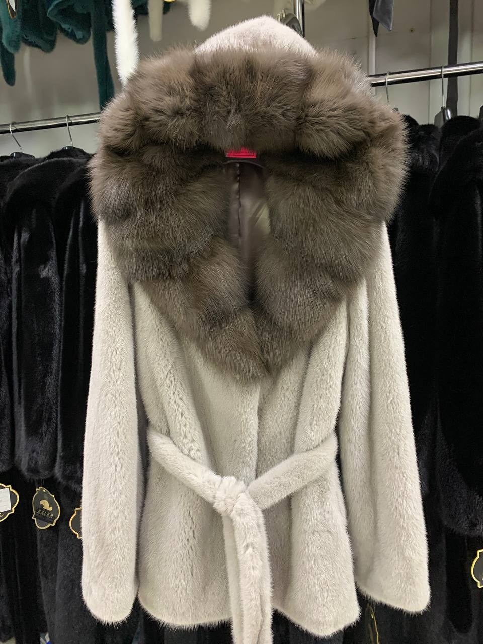 норковая шуба,шуба женская,шуба норковая nafa кимоно "ваниль" с соболем,шуба из меха европейской норки с капюшоном из меха песца под куницу,шуба