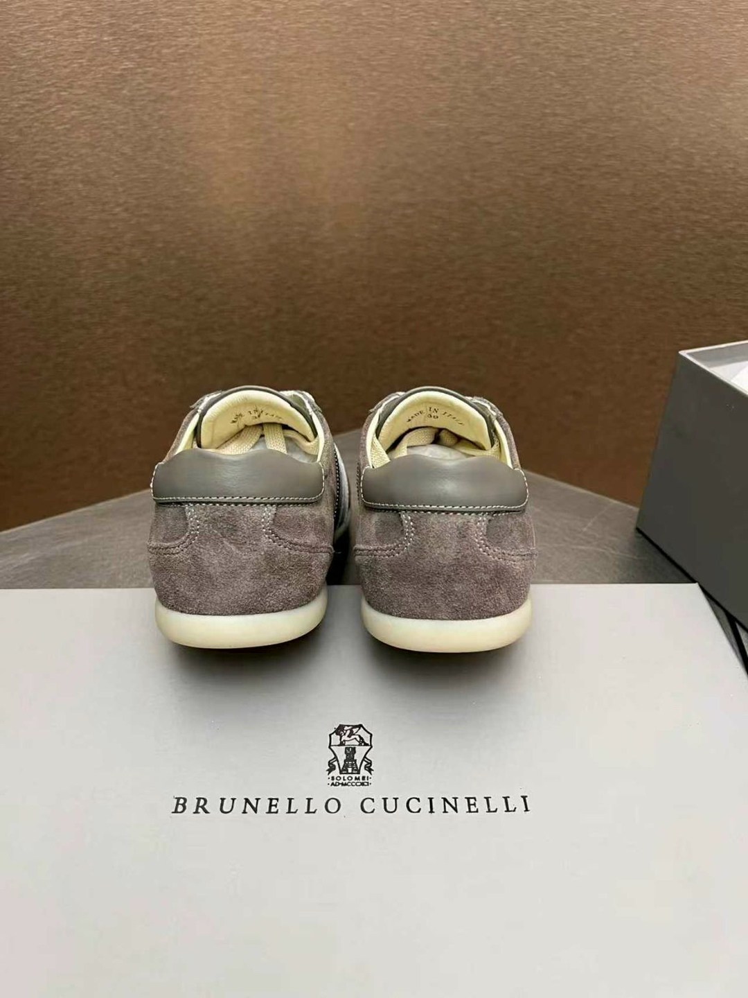 ,brunello cucinelli кроссовки,кроссовки женские brunello cucinelli,замшевые кроссовки brunello cucinelli,повседневные кроссовки