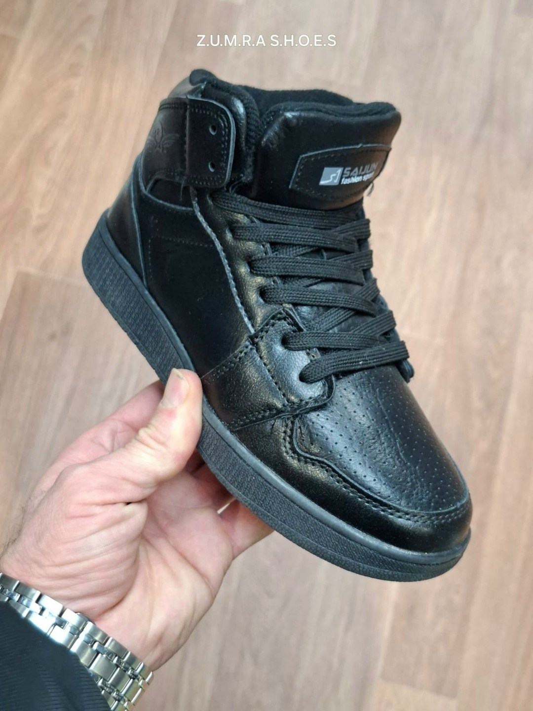 кроссовки,спортивная ,высокие кроссовки,кроссовки женскиe,красные кроссовки