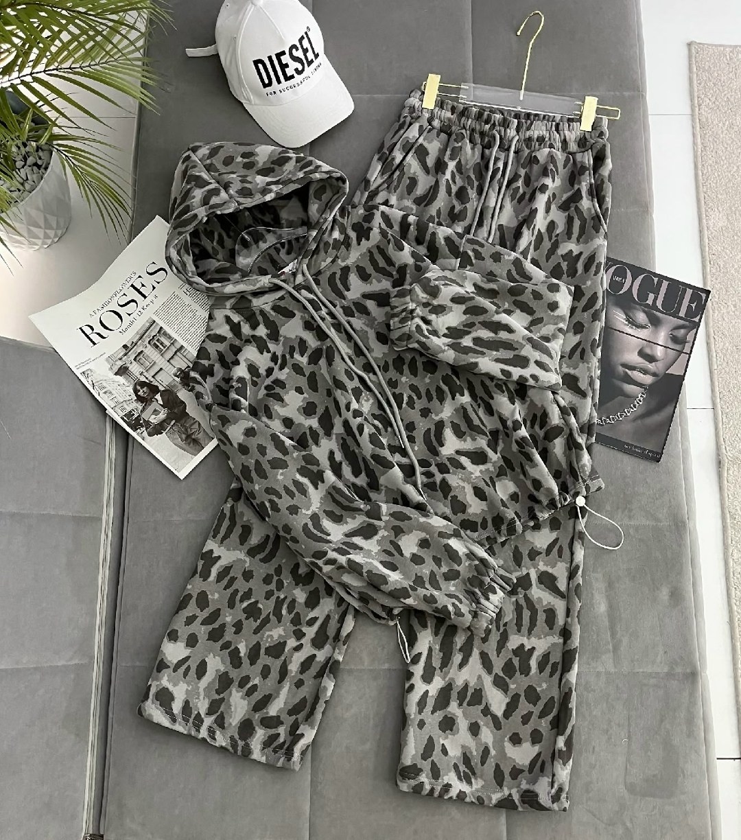 леопардовые костюмы,костюм леопард,костюм на флисе,костюм с принтом,теплый костюм