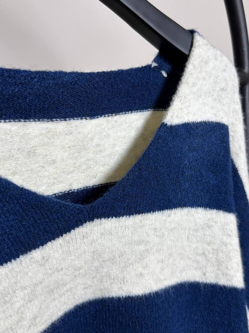 трикотажные костюмы,джемпер стильный,джемпер классический,джемпер,вязаные костюмы