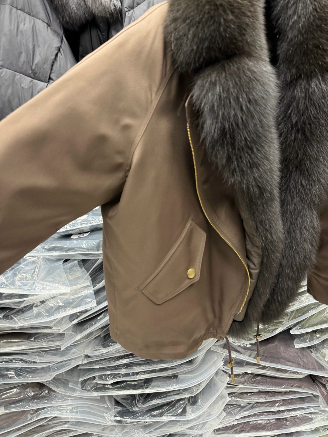 парка женская с натуральным мехом,куртка кожаная с мехом,куртка с мехом,меховая куртка,пуховик женский с натуральным мехом