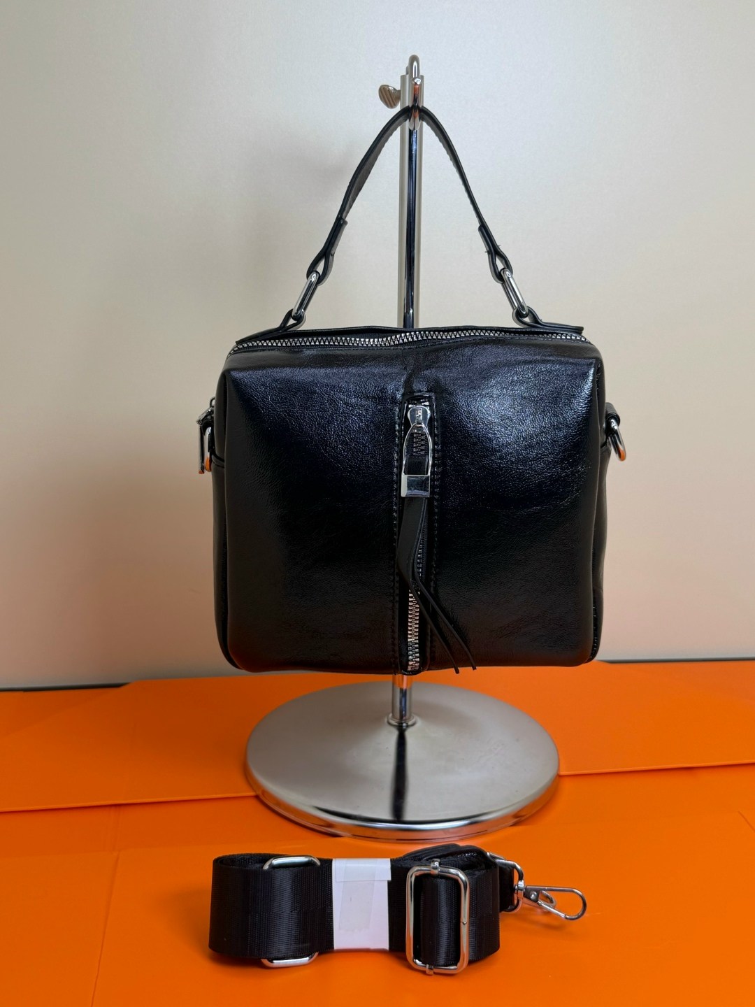 сумка,сумка женская,сумка polina eiterou,женская кожаная сумка,женская сумка черная