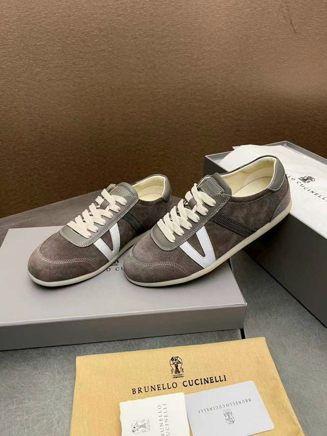 ,brunello cucinelli кроссовки,кроссовки женские brunello cucinelli,замшевые кроссовки brunello cucinelli,повседневные кроссовки