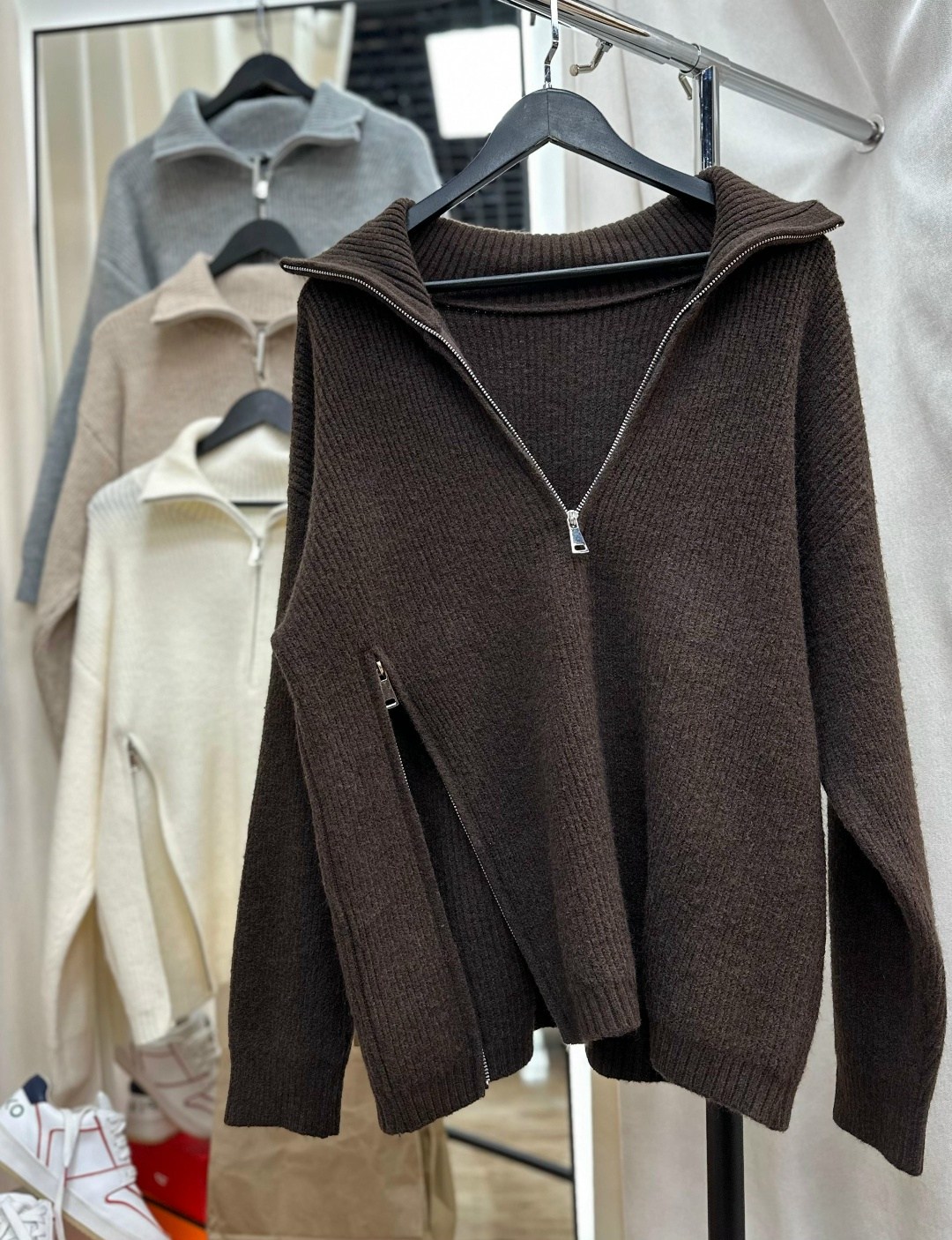 свитер на молнии оверсайз cosmo brand,свитер вязаный оверсайз с горлом на молнии mycloz,свитер вязаный оверсайз с горлом на молнии mycloz цвет коричневый,свитер на молнии оверсайз,свитер вязаный оверс
