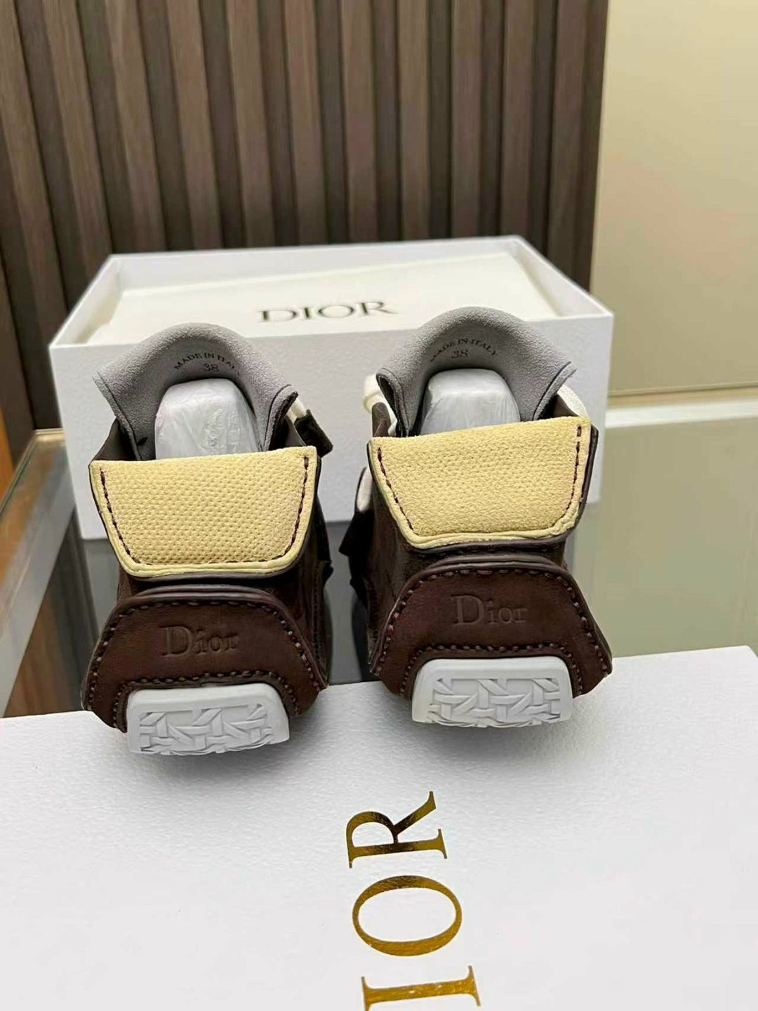 ,dior кроссовки,кроссовки коричневые диор,кроссовки кристиан диор женские,диор кроссовки