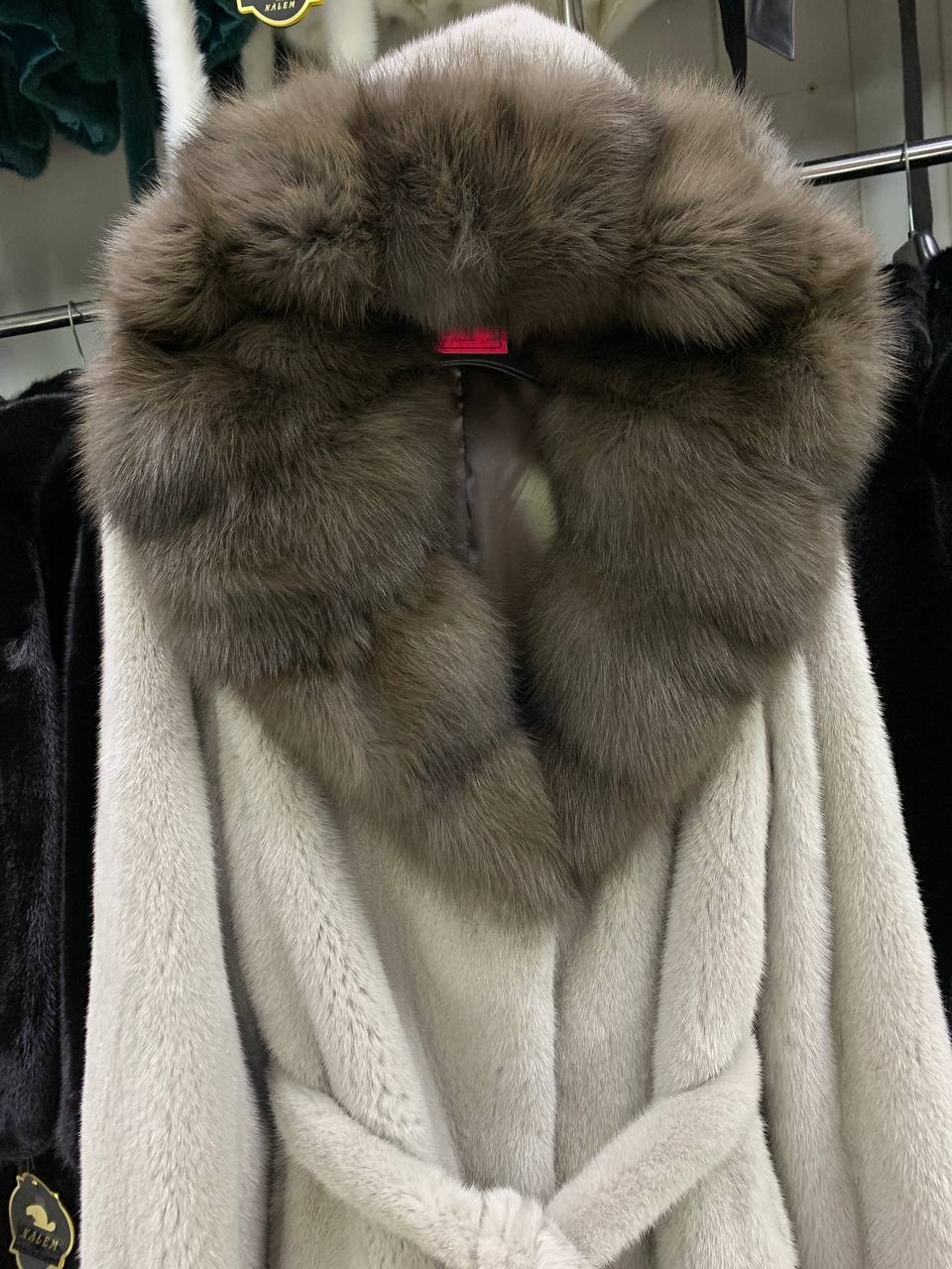 норковая шуба,шуба женская,шуба норковая nafa кимоно "ваниль" с соболем,шуба из меха европейской норки с капюшоном из меха песца под куницу,шуба