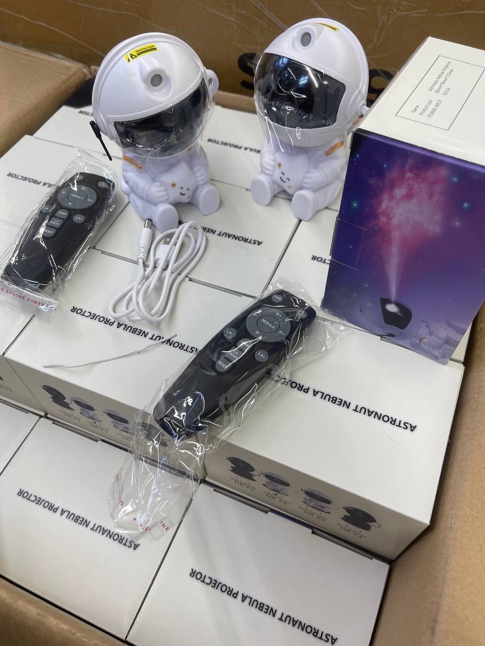 ночник проектор звёздное небо астронавт,ночник проектор звездного неба космонавт,проектор звездного неба с астронавтом,ночник проектор звездного неба космонавт детский для сна с пультом управления,про