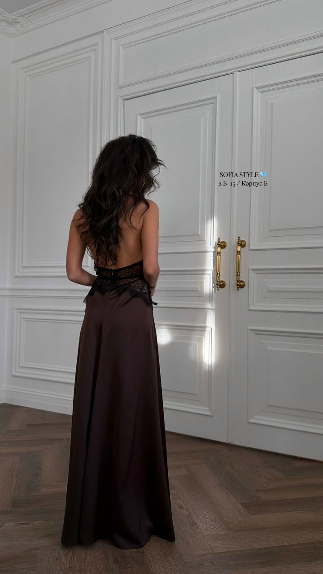 платье с кружевной отделкой от мими never fully dressed, коричневый,коричневое платье,шелковое платье,платье шоколадного,платье вечернее