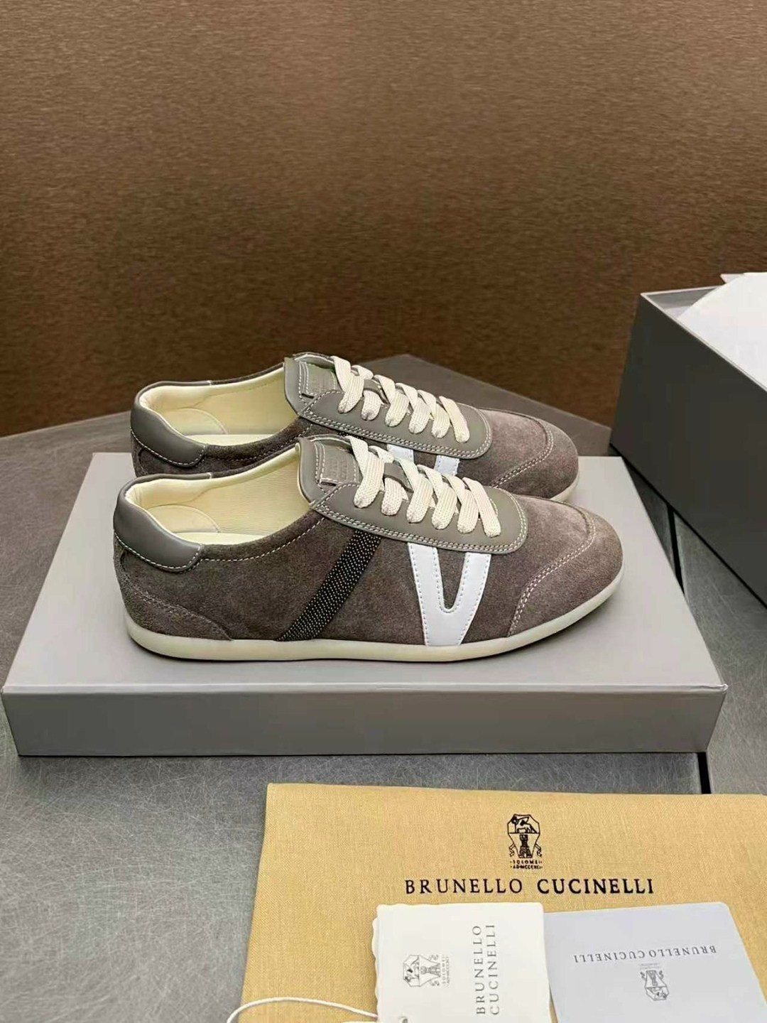 ,brunello cucinelli кроссовки,кроссовки женские brunello cucinelli,замшевые кроссовки brunello cucinelli,повседневные кроссовки