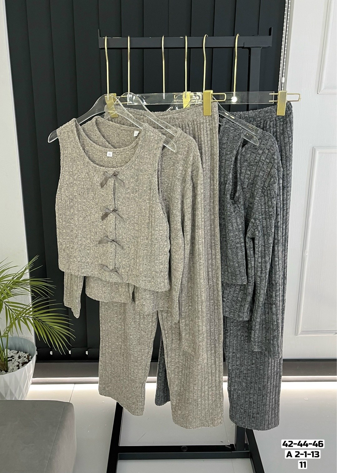 костюм женский тройка,костюмы женские,костюмы трикотажные,вязаный костюм женский,стильные костюмы