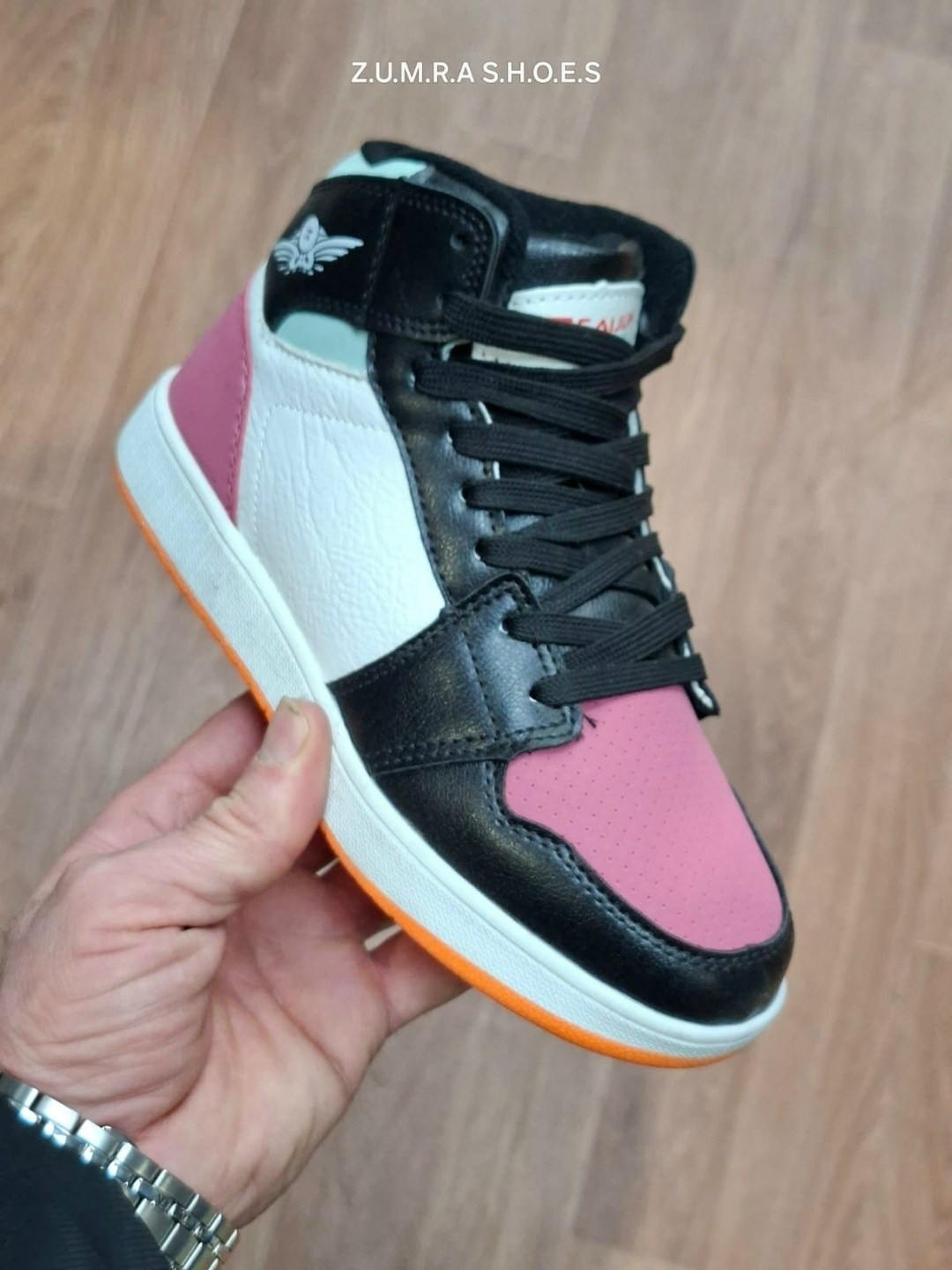 кроссовки,спортивная ,высокие кроссовки,кроссовки женскиe,красные кроссовки