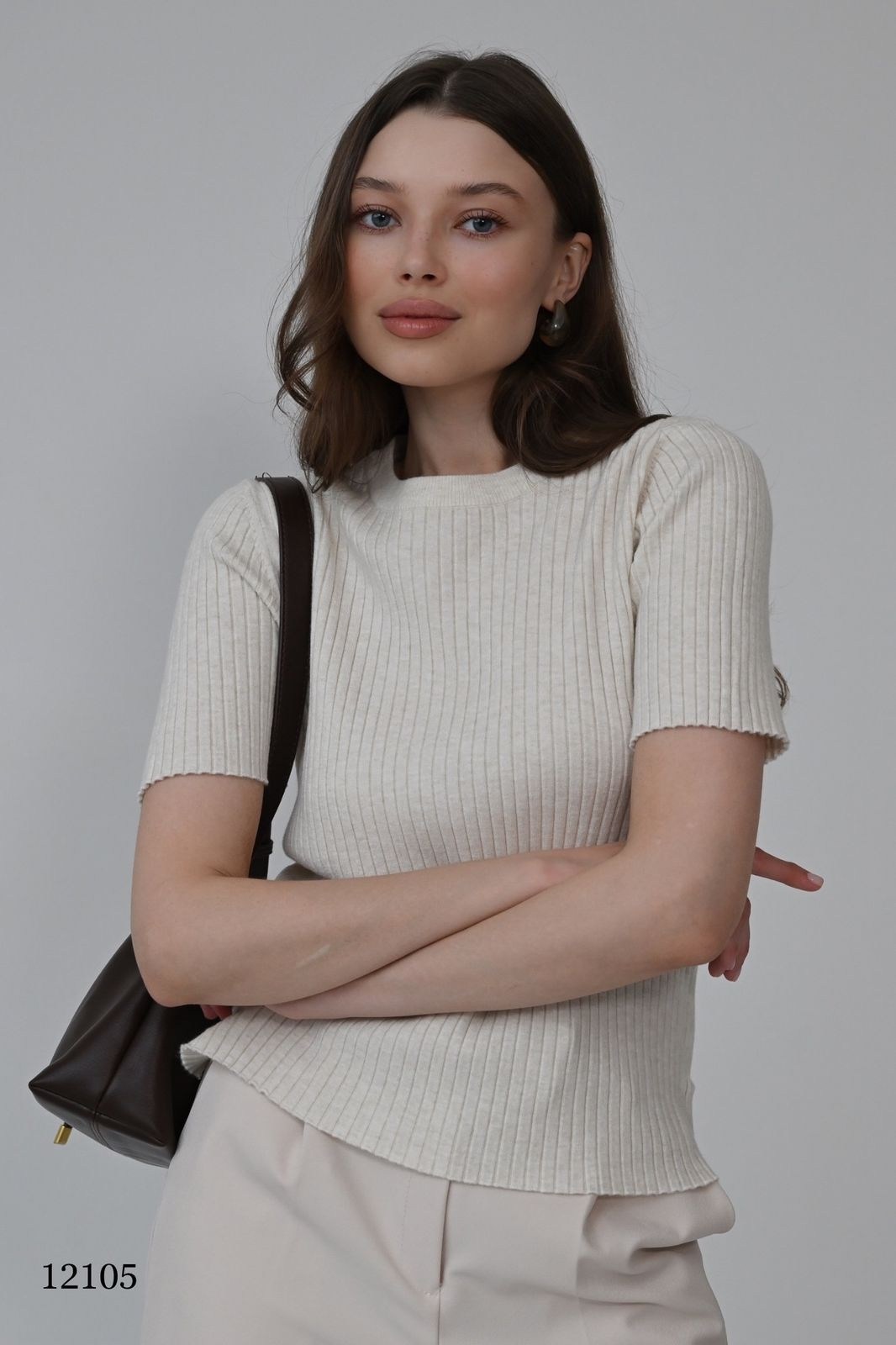 трикотажная футболка,джемпер голубой,вязаная футболка,голубые джинсы,джинсовые брюки