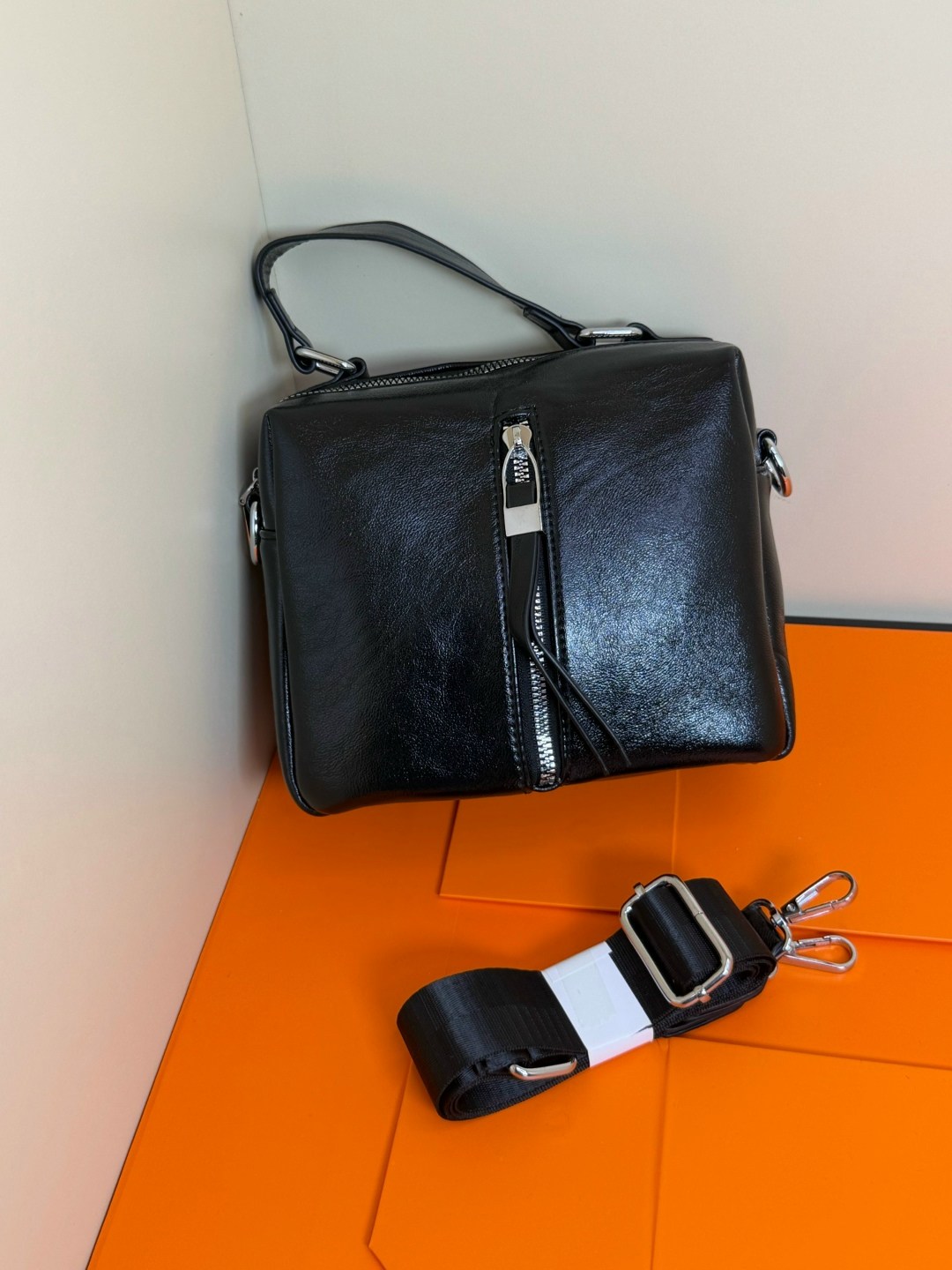 сумка,сумка женская,сумка polina eiterou,женская кожаная сумка,женская сумка черная