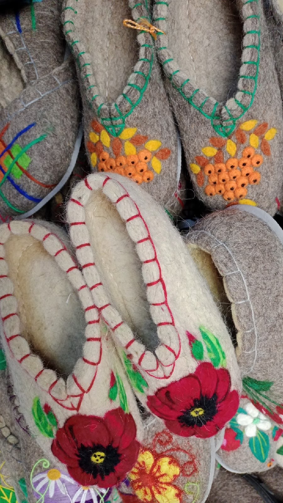 тапочки валяные,валенки тапочки,домашние тапочки ручной работы,тапки валенки,тапочки из натурального войлока