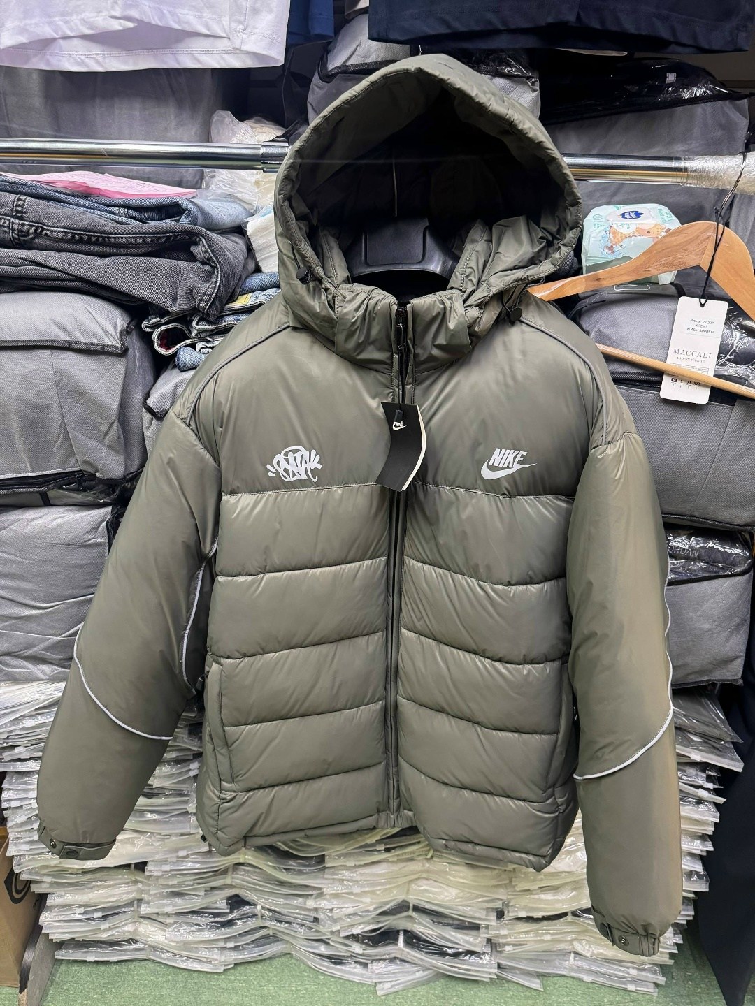 куртка мужская зимняя adidas,мужские пуховики adidas,куртка зимняя adidas,пуховик adidas,зимняя куртка adidas originals