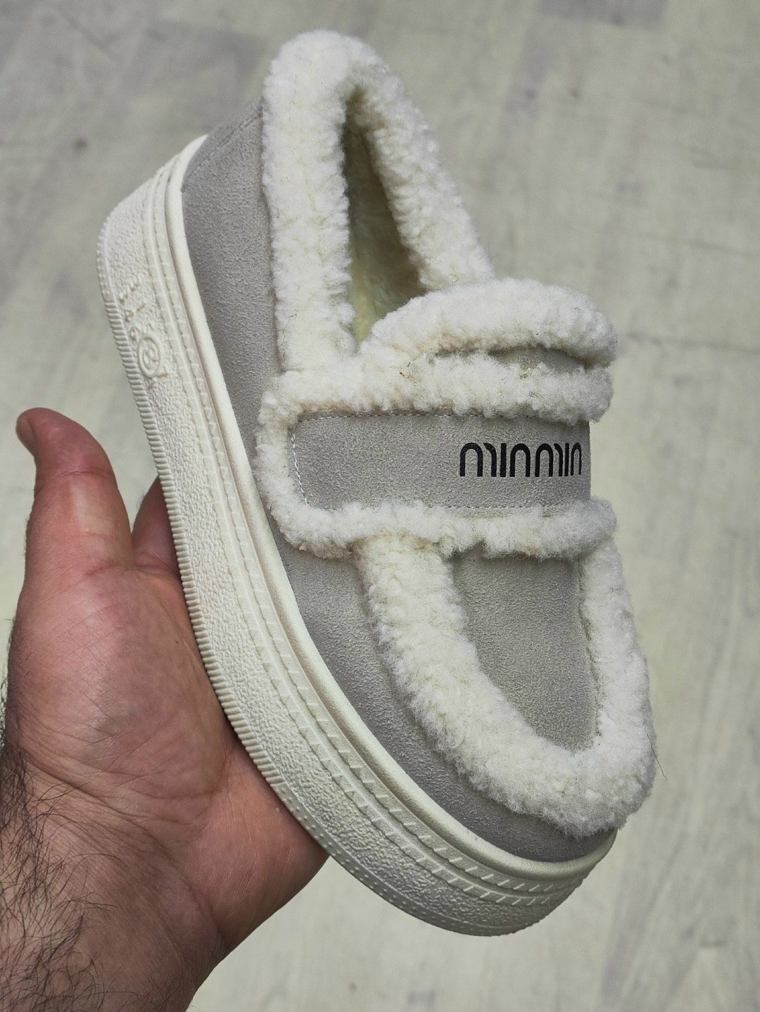 брендовые кеды ugg на толстой подошве с мехом,,женская ,кроссовки на меху,кеды меховые женские