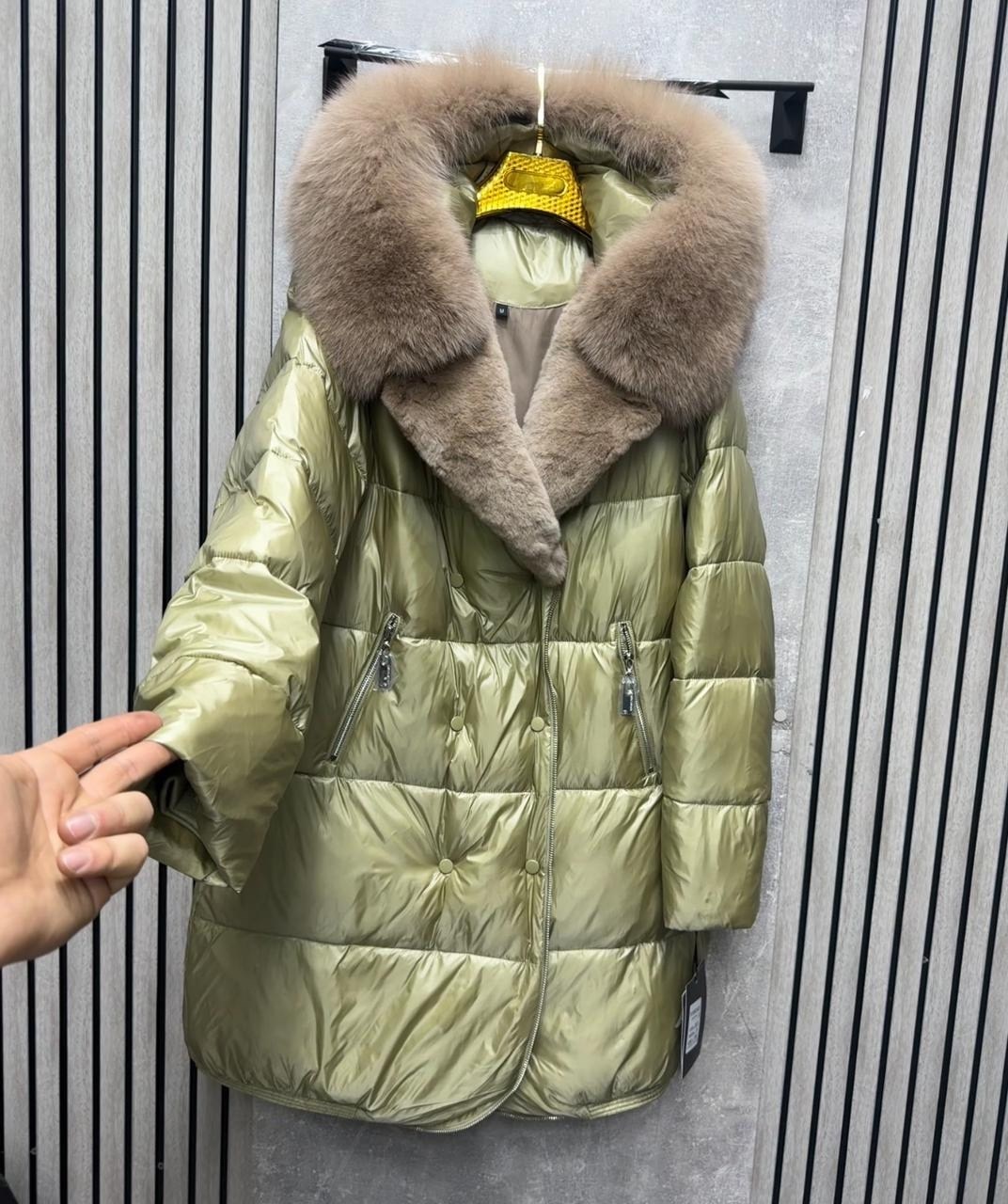 женский зимний пуховик с воротником из лисьего меха,пуховик с натуральным мехом,женский пуховик,женский пуховик с мехом лисы,пуховик с натуральным мехом женский