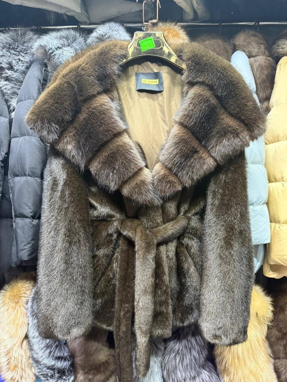 шубка из меха европейской норки с капюшоном из меха куницы,шубка из меха европейской норки с капюшоном,норковая шуба,шуба женская,шубка из меха европейской норки с капюшоном из меха песца