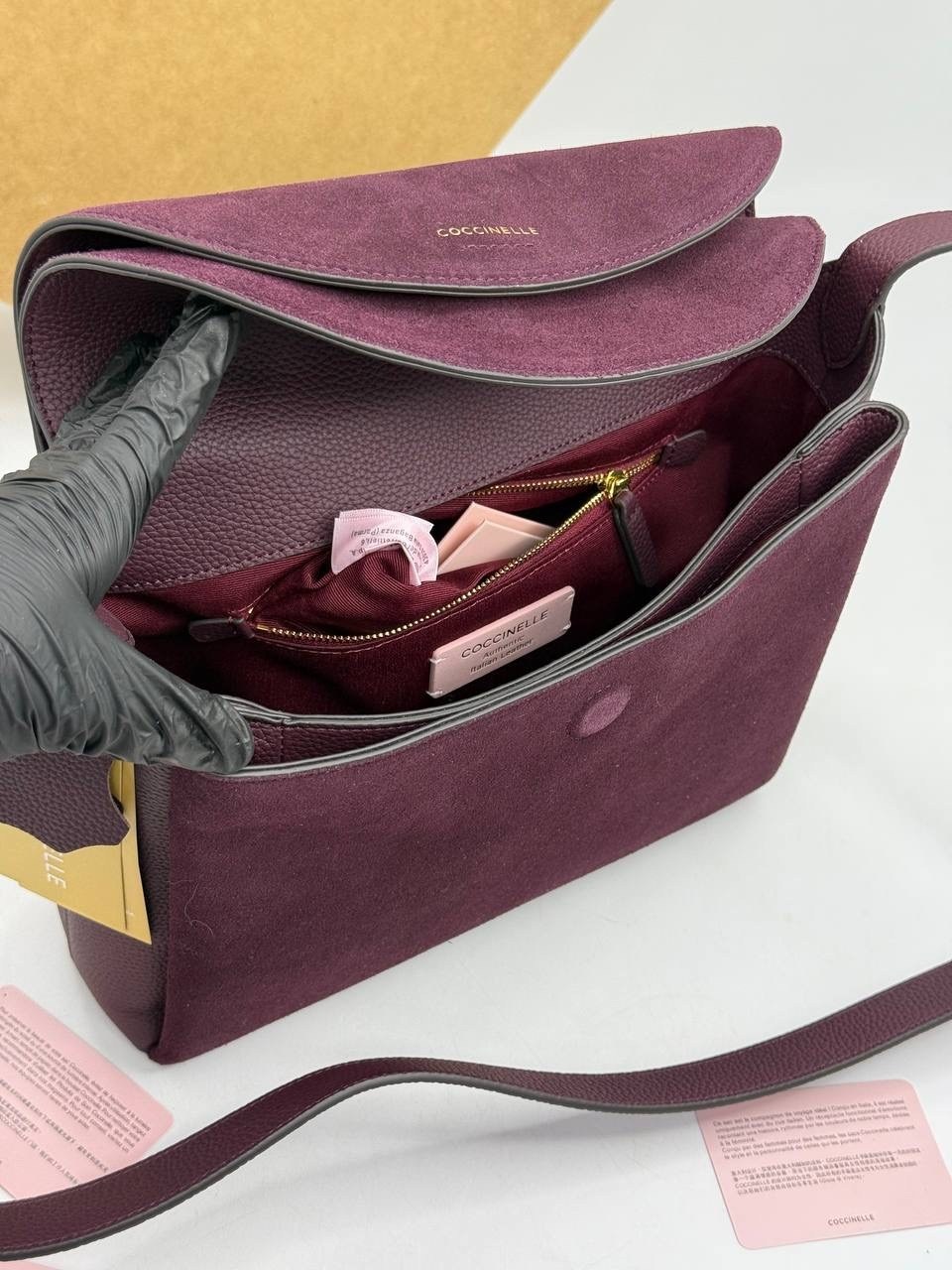 сумка coccinelle,сумка женская coccinelle натуральная кожа,сумка женская coccinelle,сумка женская coccinelle натуральная замша,сумка coccinelle замшевая