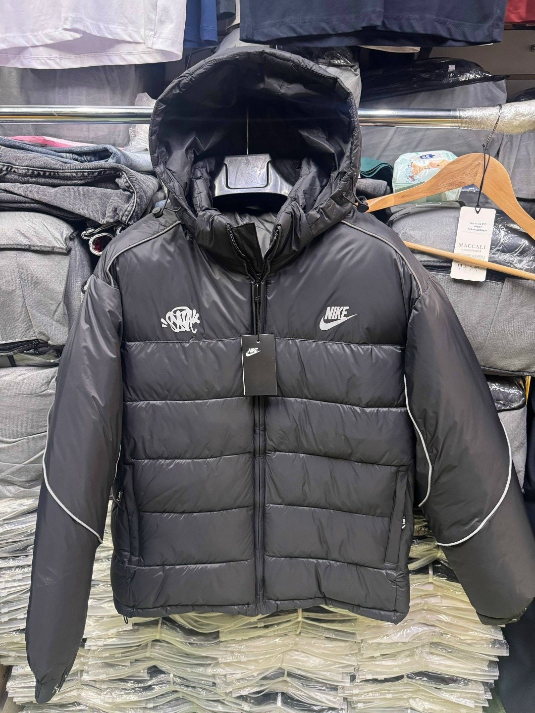 куртка мужская зимняя adidas,мужские пуховики adidas,куртка зимняя adidas,пуховик adidas,зимняя куртка adidas originals