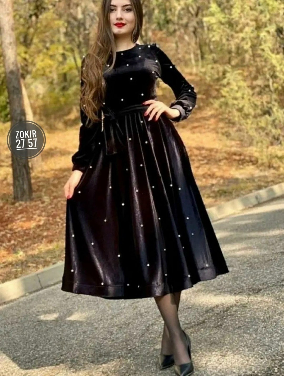 бархатное платье,женское бархатное платье средней длины зеленое в горошек,женское бархатное платье,зеленое бархатное платье,платье бархат