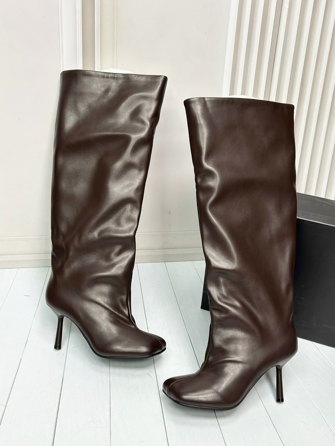 замшевые сапоги,женские сапоги,коричневые сапоги,замшевые коричневые сапоги sergio rossi,модные сапоги