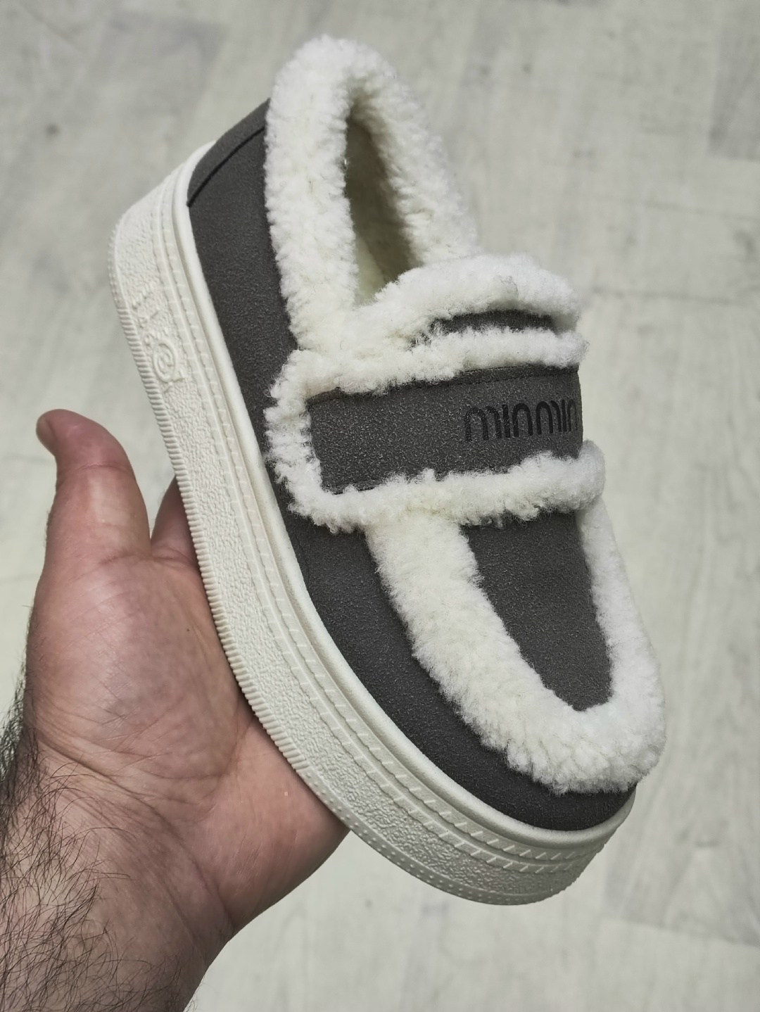 брендовые кеды ugg на толстой подошве с мехом,,женская ,кроссовки на меху,кеды меховые женские