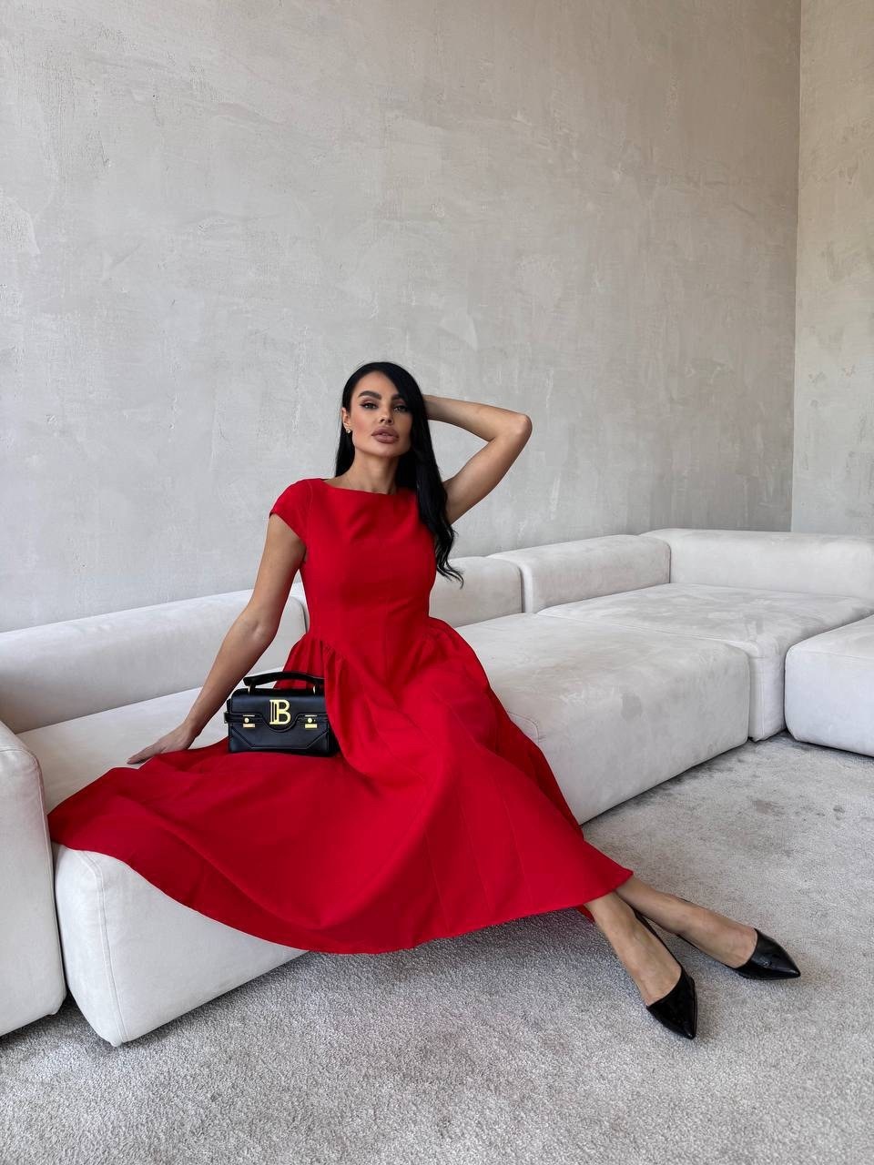 приталенное платье,платье миди,платье,платье вечернее,атласное платье