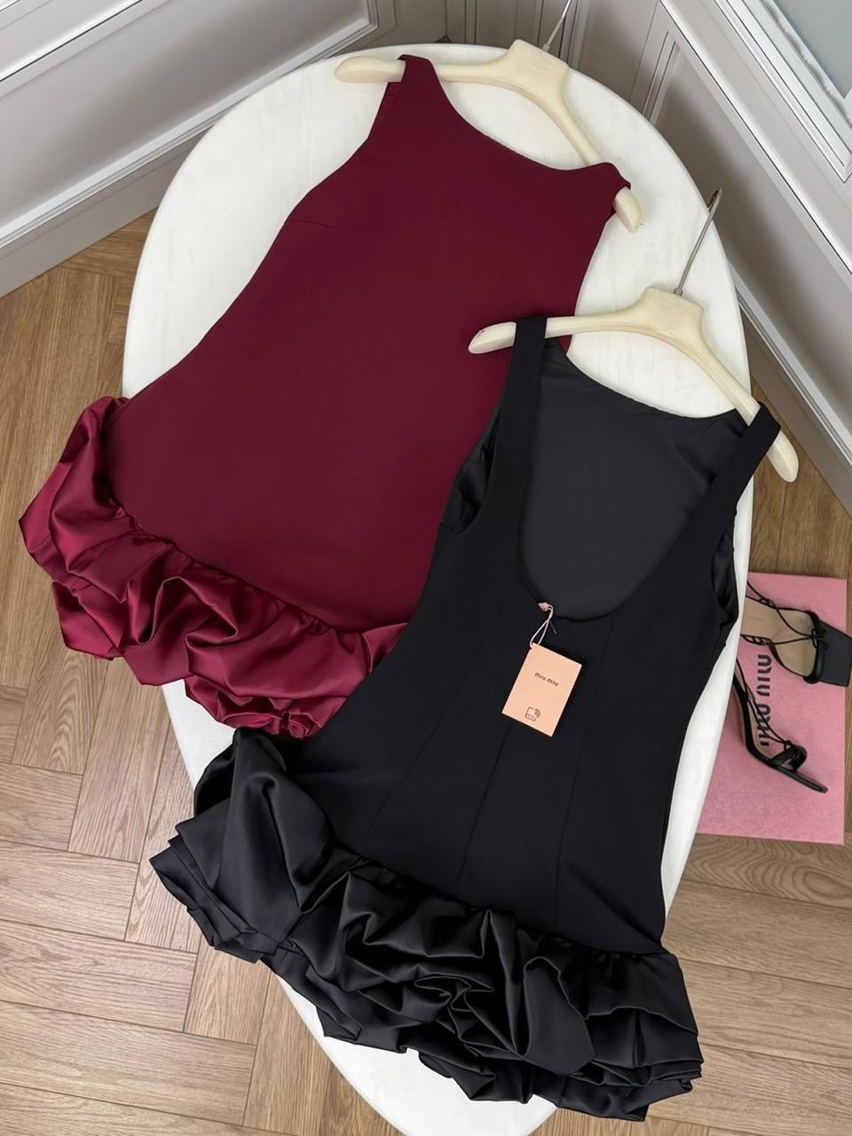 женское платье,платье с рюшами,женское платье с рюшами,мини платье,образ с бордовым платьем