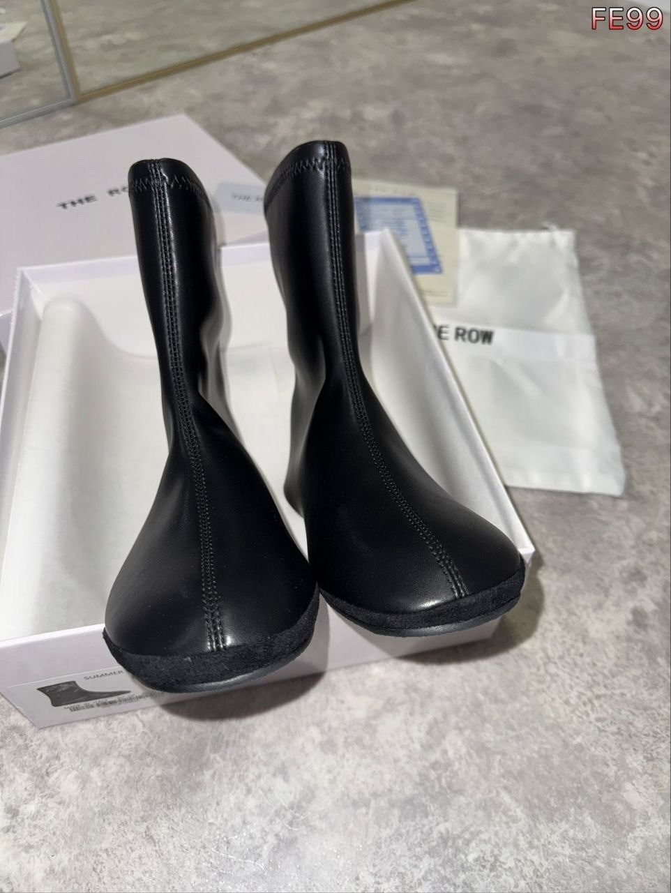 ,женская ,женские сапоги,женские ботильоны,the row  женская